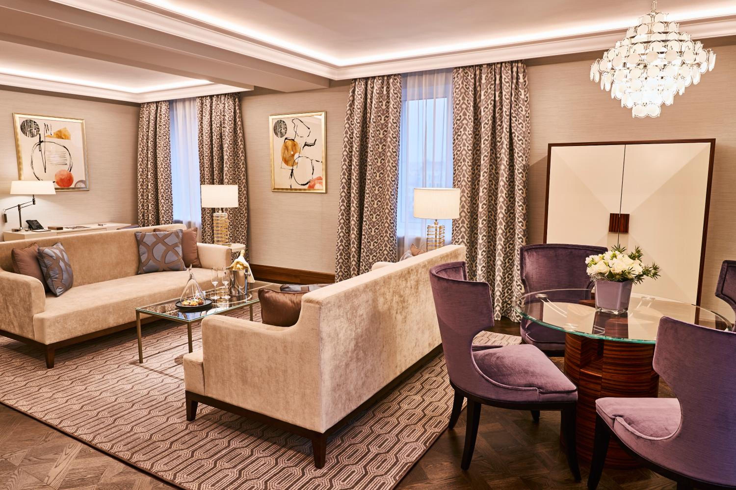 Diplomatic Suite - Photo 6