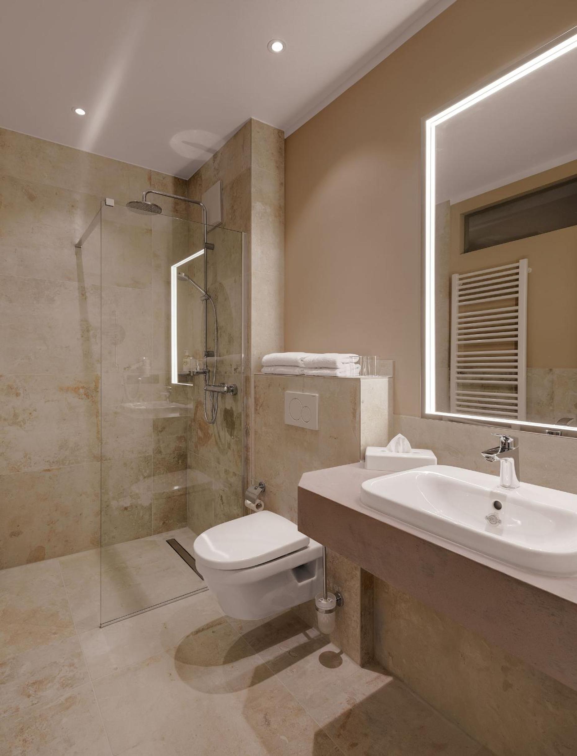 Deluxe Double Room without Balcony Garden View - Photo 5