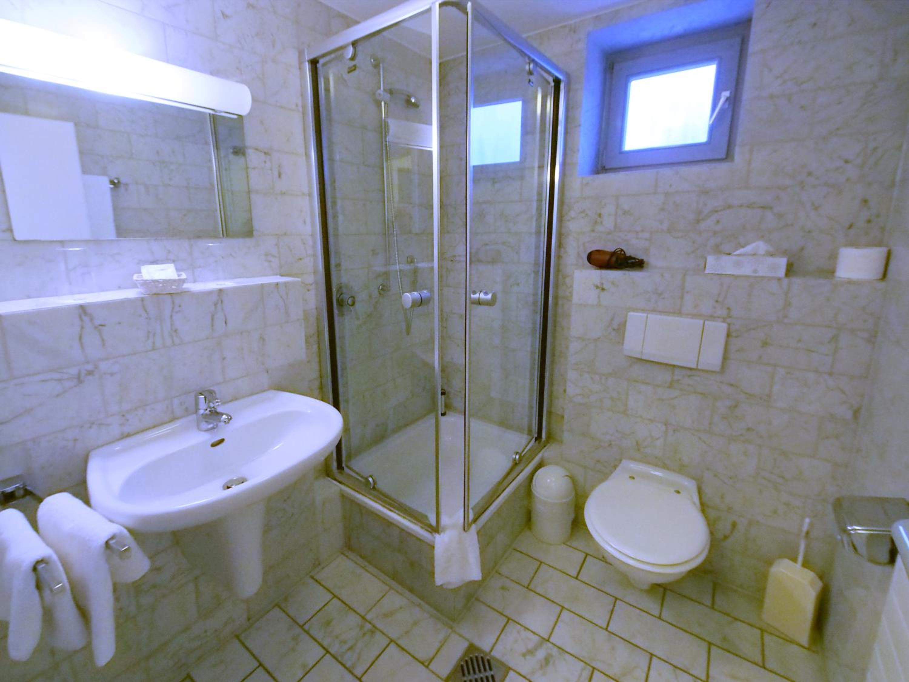 Twin Room - Photo 6