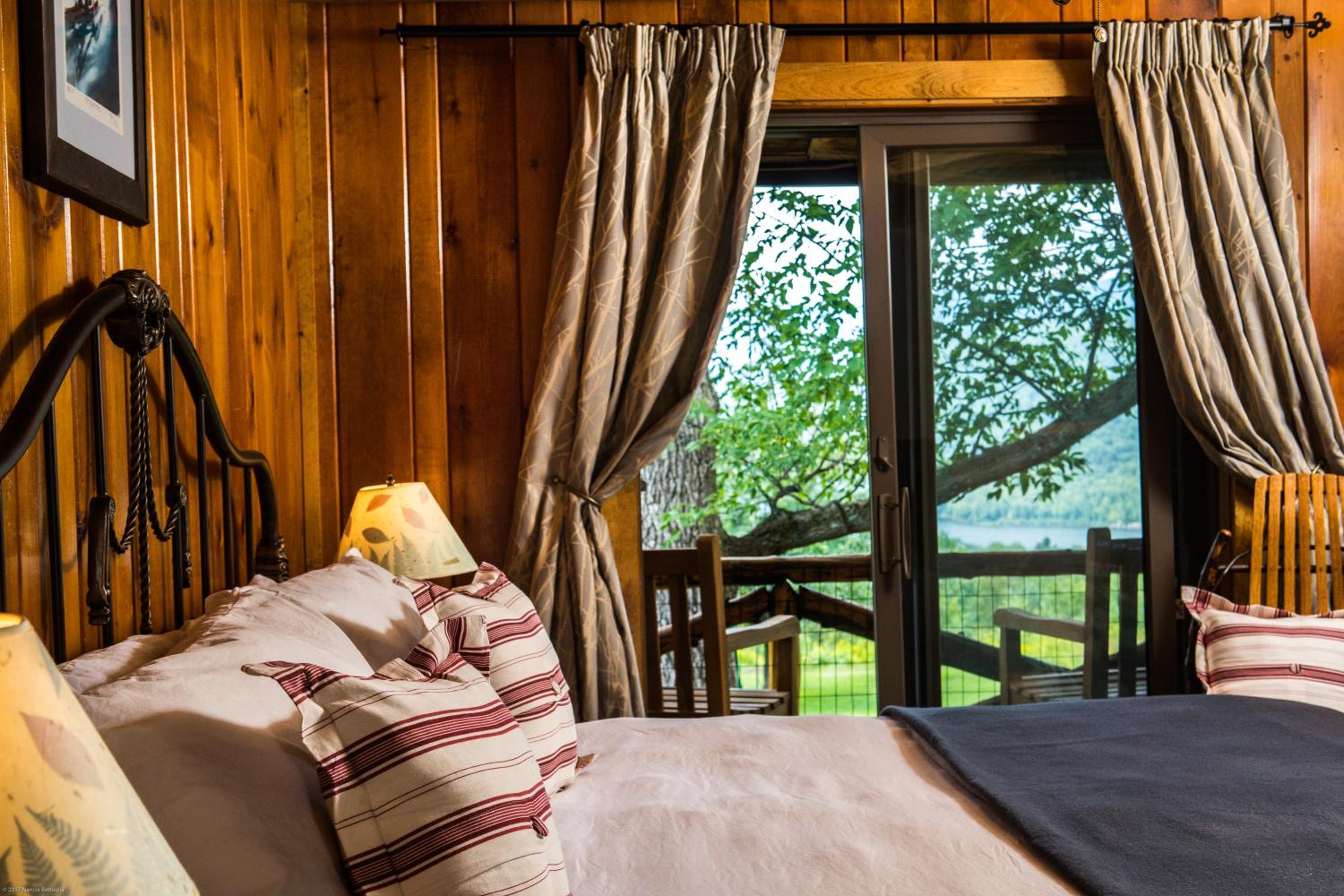  Log House Balcony Room - King photo 2