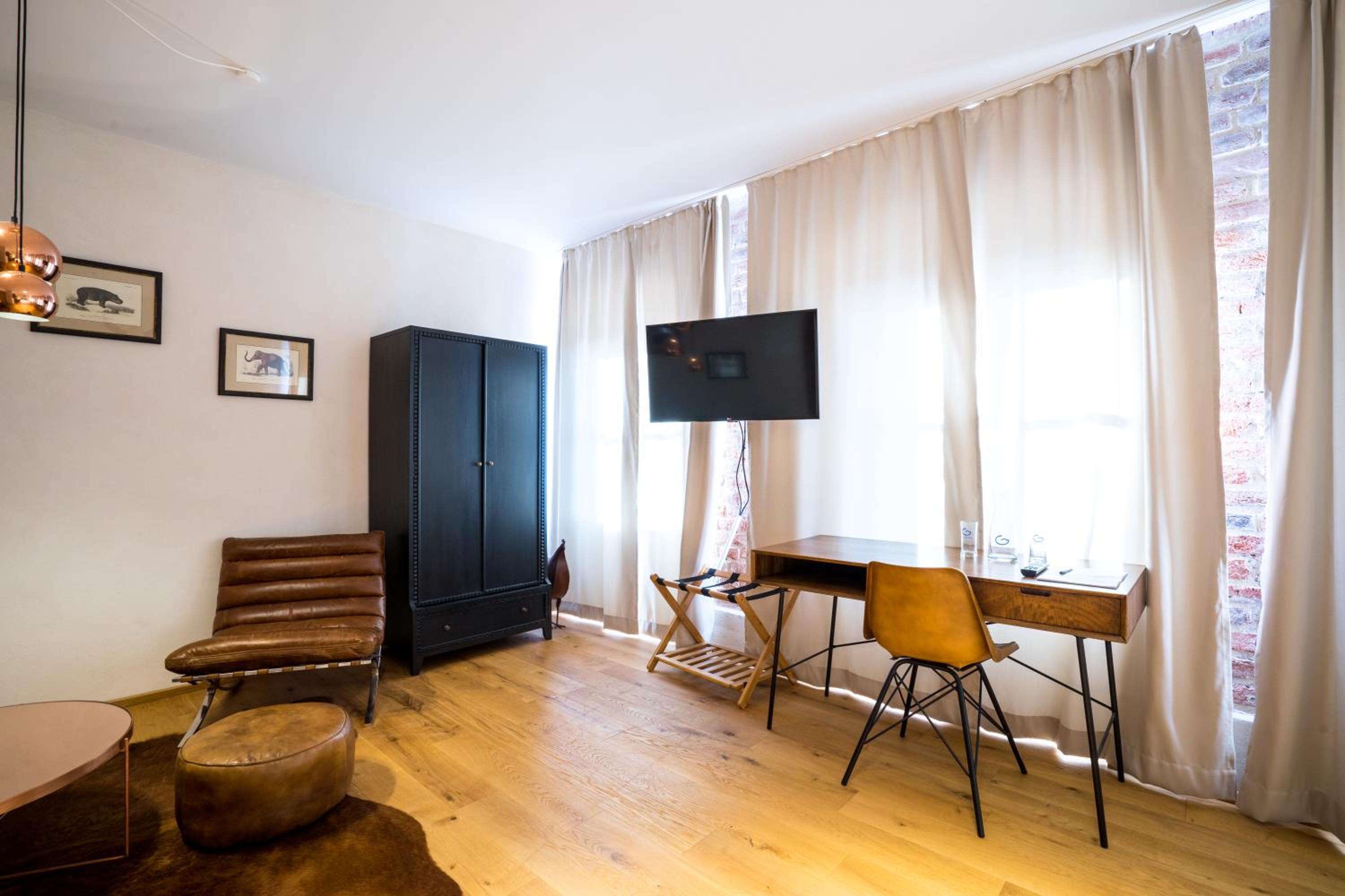 Deluxe King Room photo 3