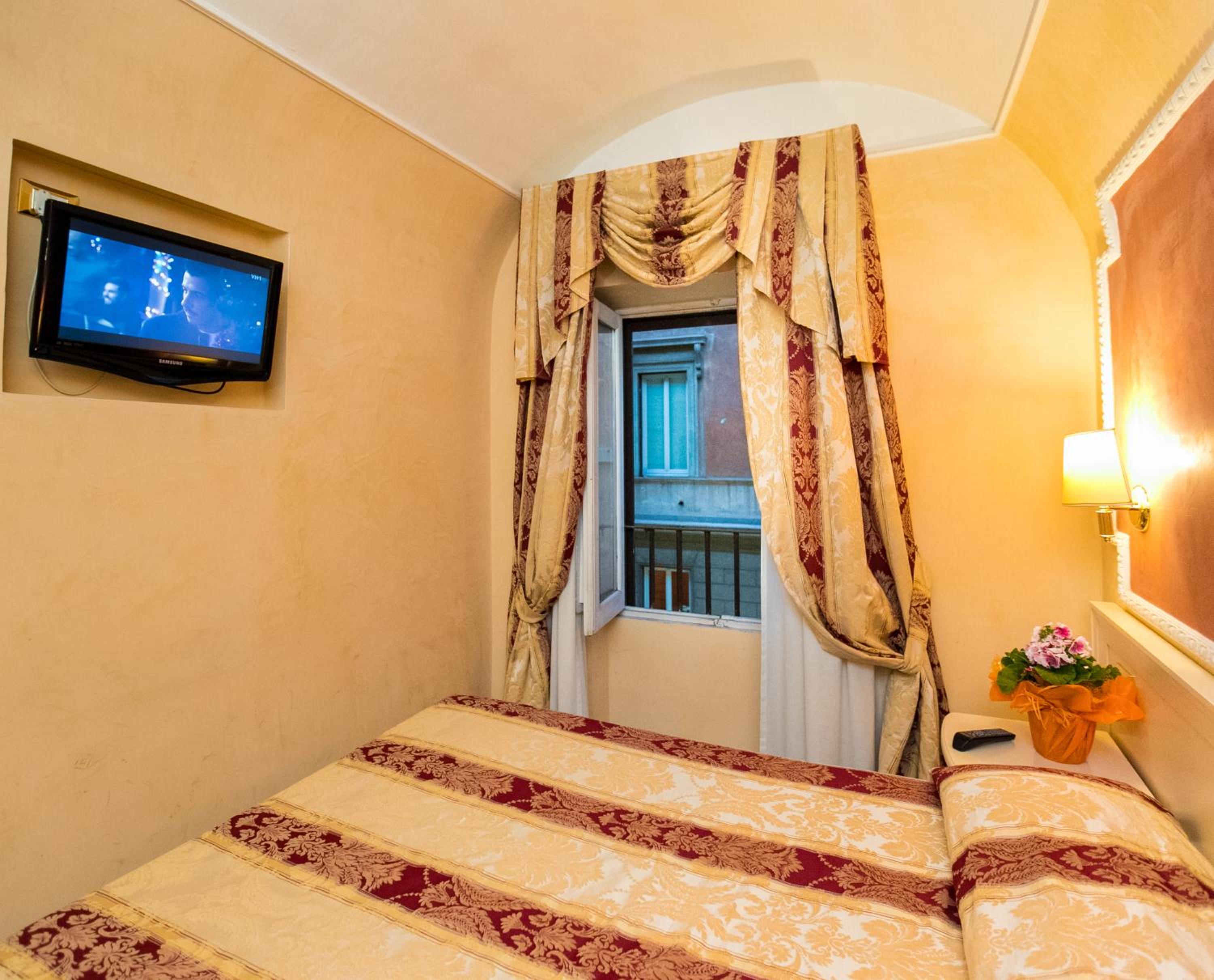 Single Room photo 2