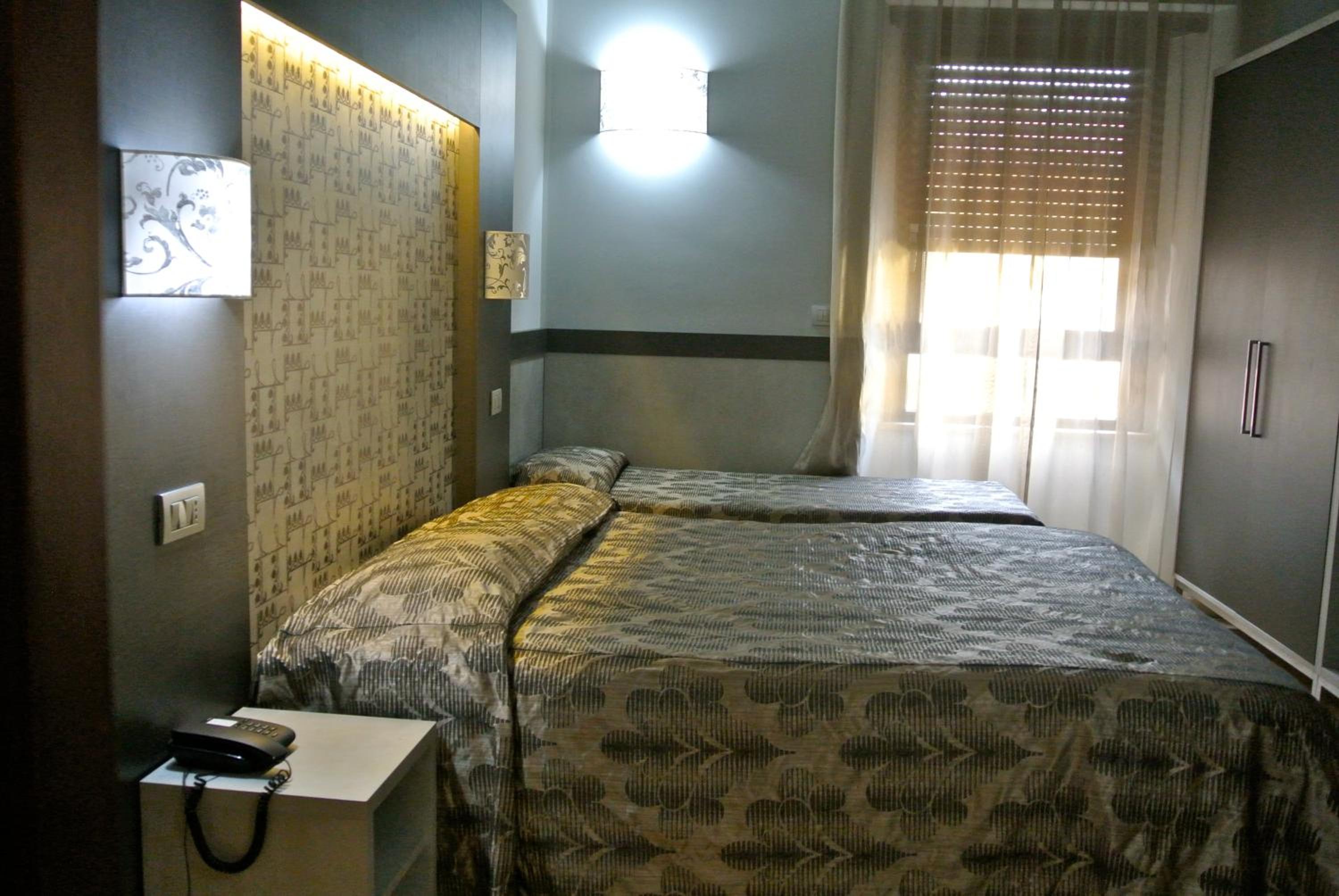 Standard Triple Room photo 2