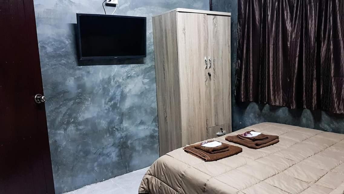 Double Room with Private Bathroom - Photo 1