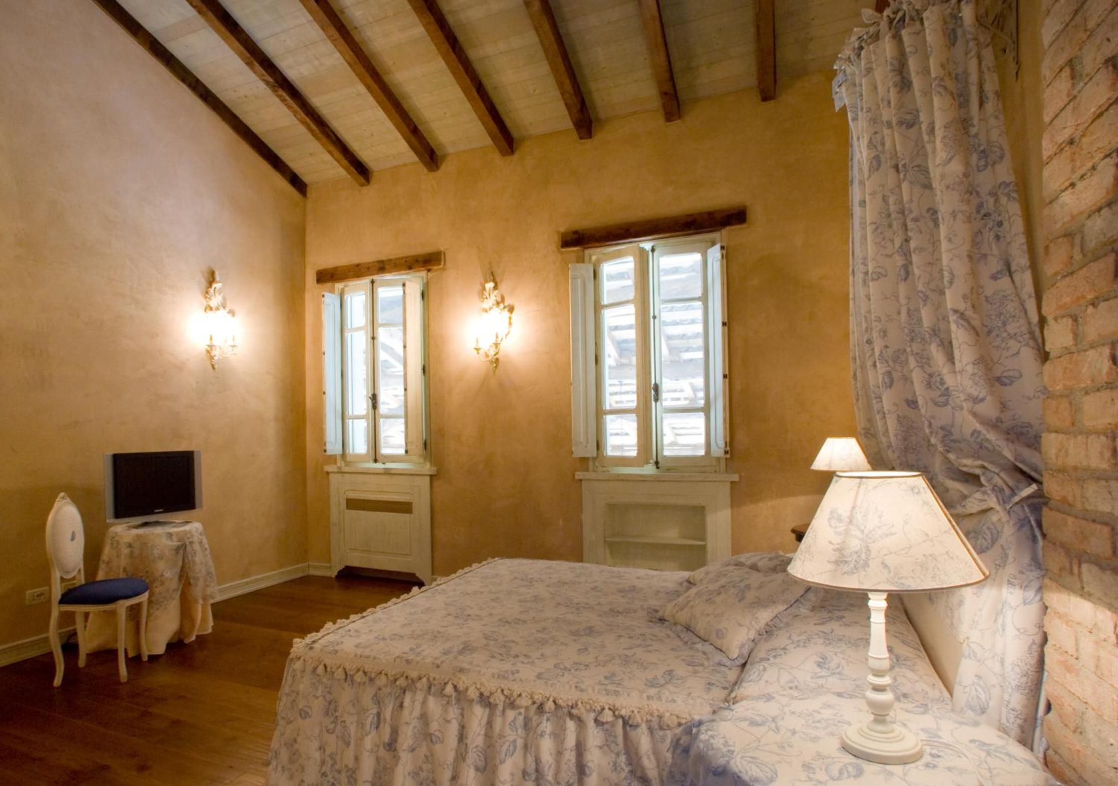 Double Room with Private Bathroom photo 3
