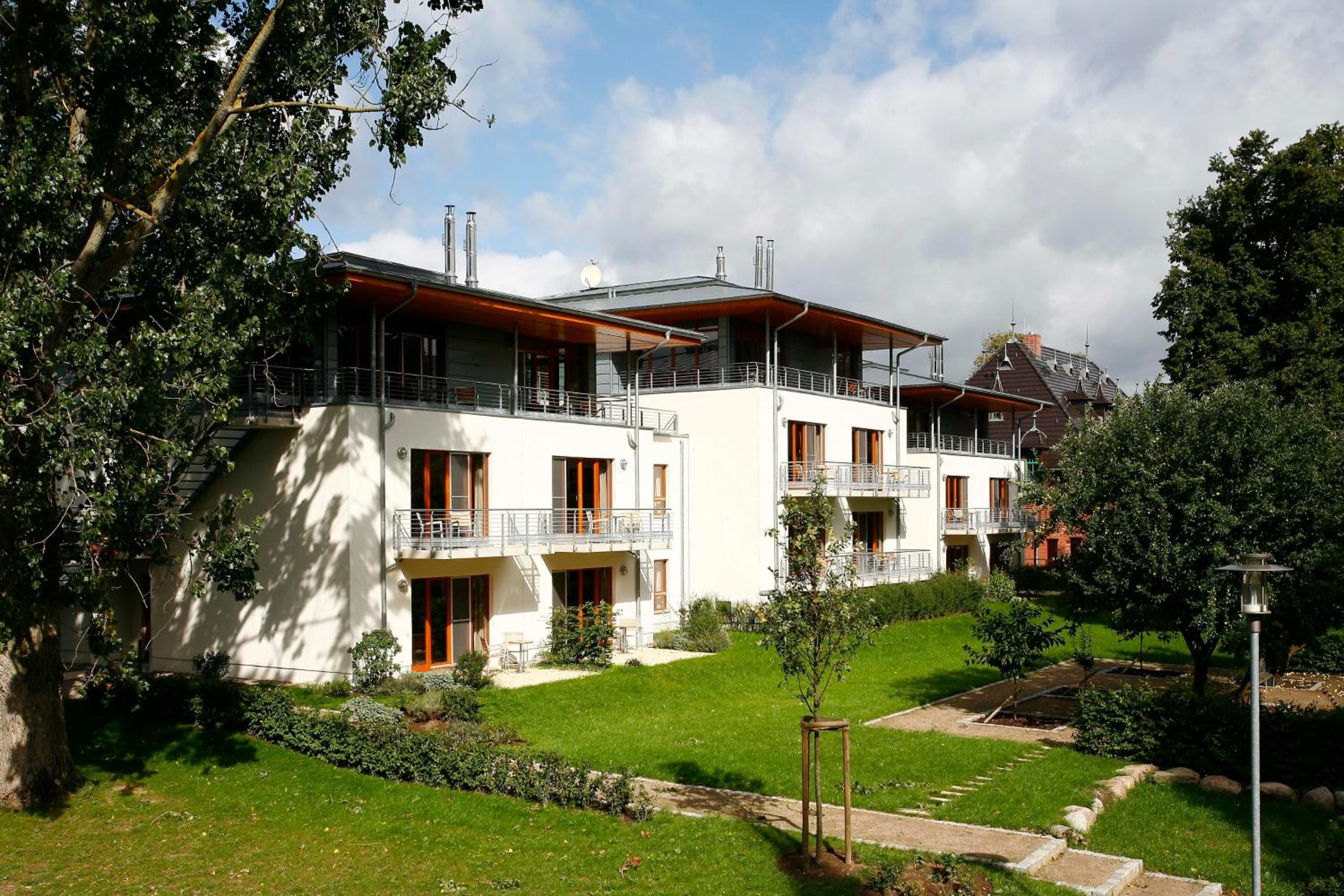 Two-Bedroom Apartment with Lake View photo 2
