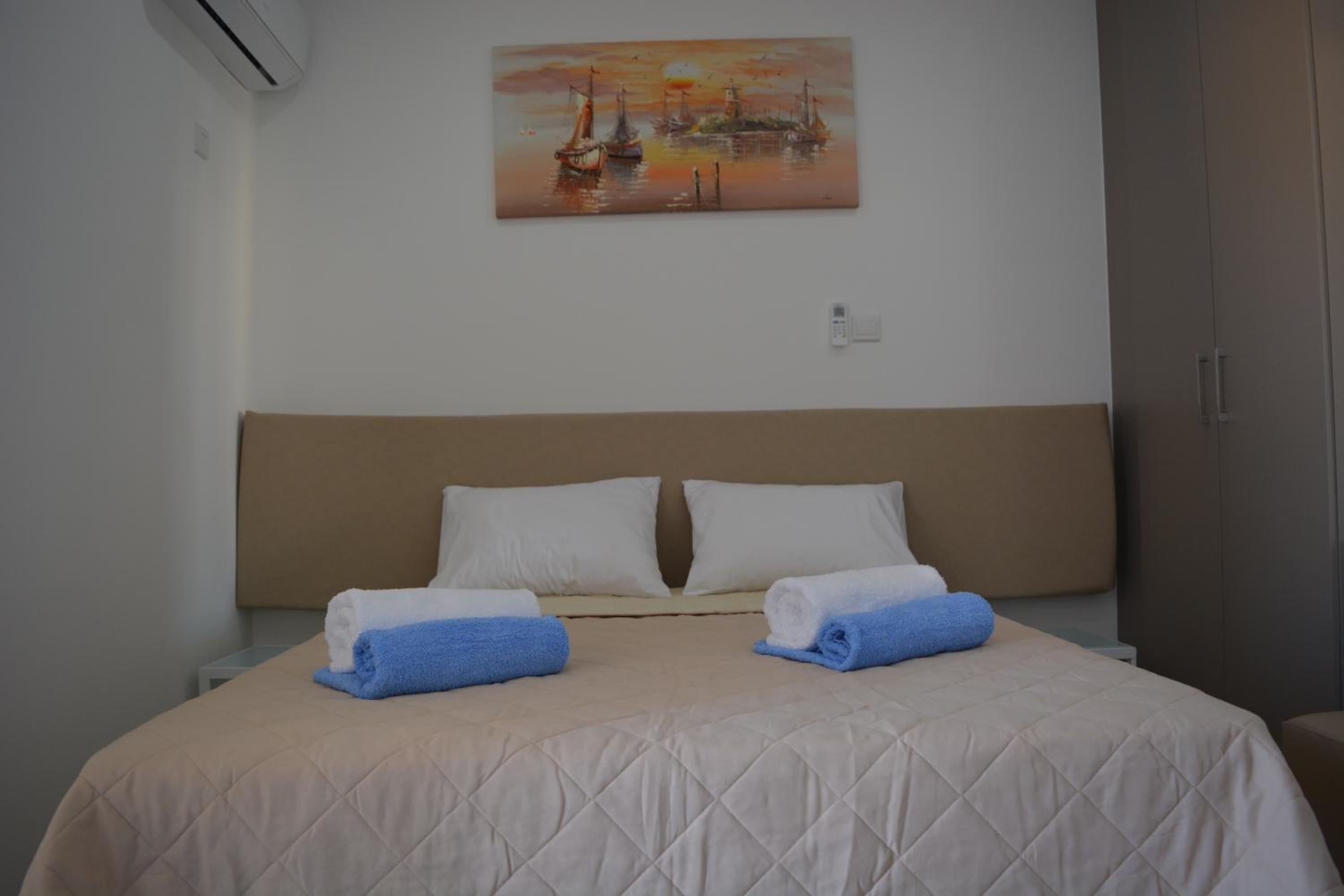 Studio Apartment photo 3