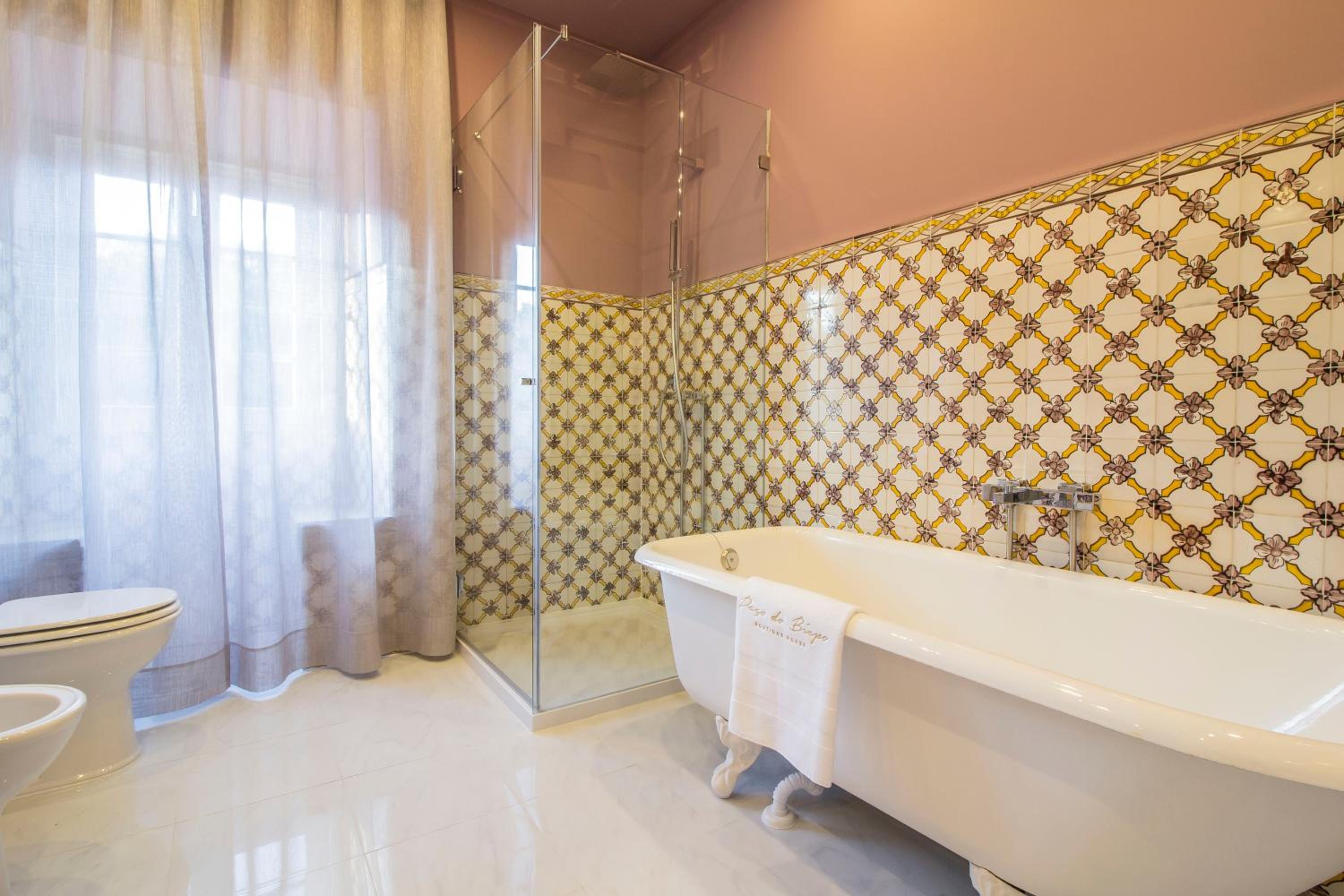 Deluxe King Room photo 2