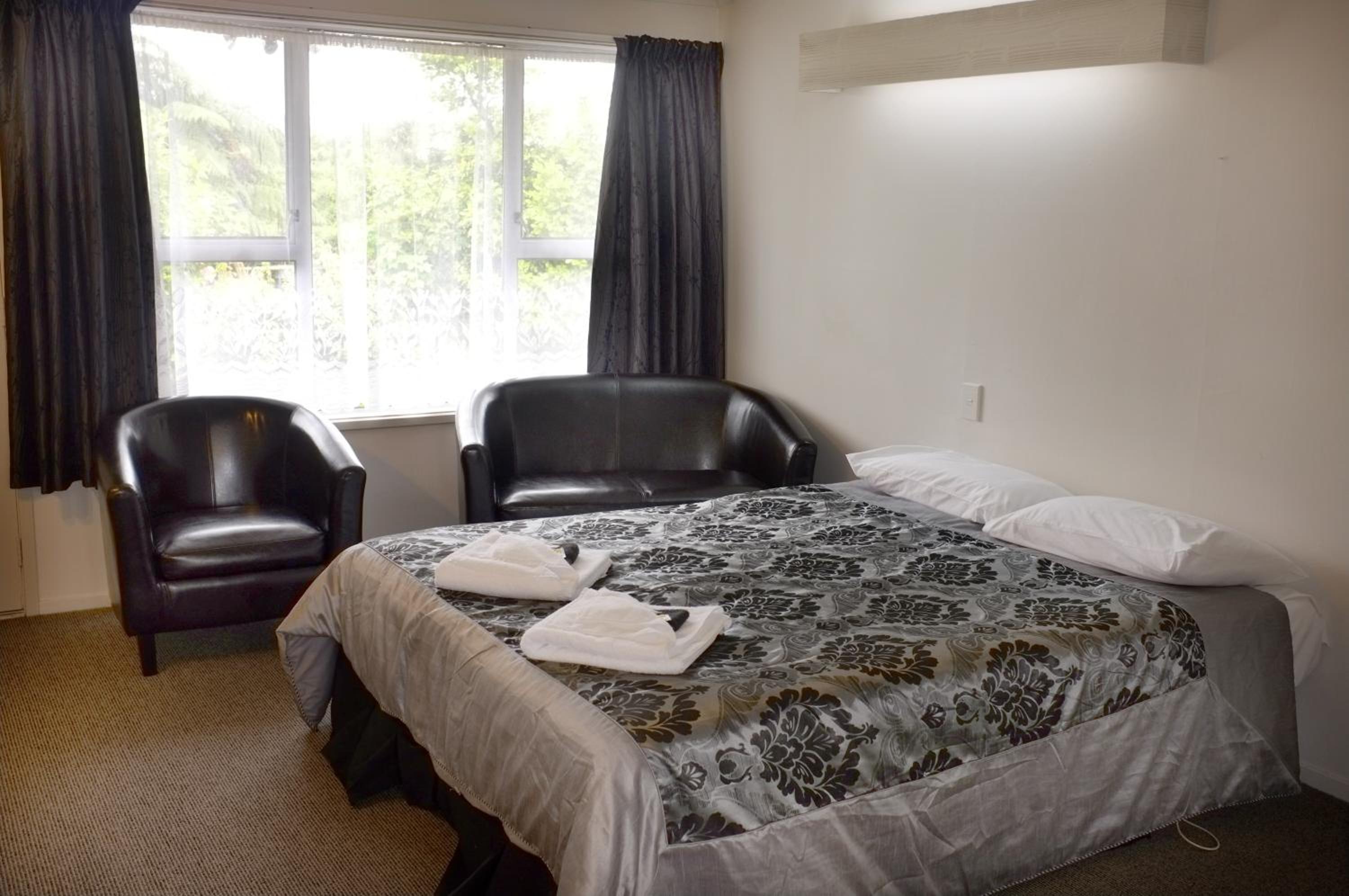 Family One-Bedroom Suite photo 3