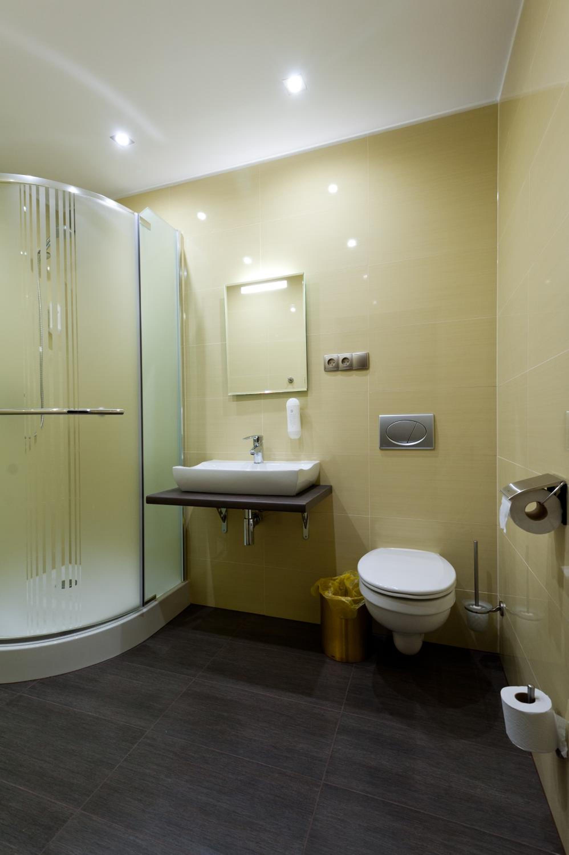 Double or Twin Room - Photo 3