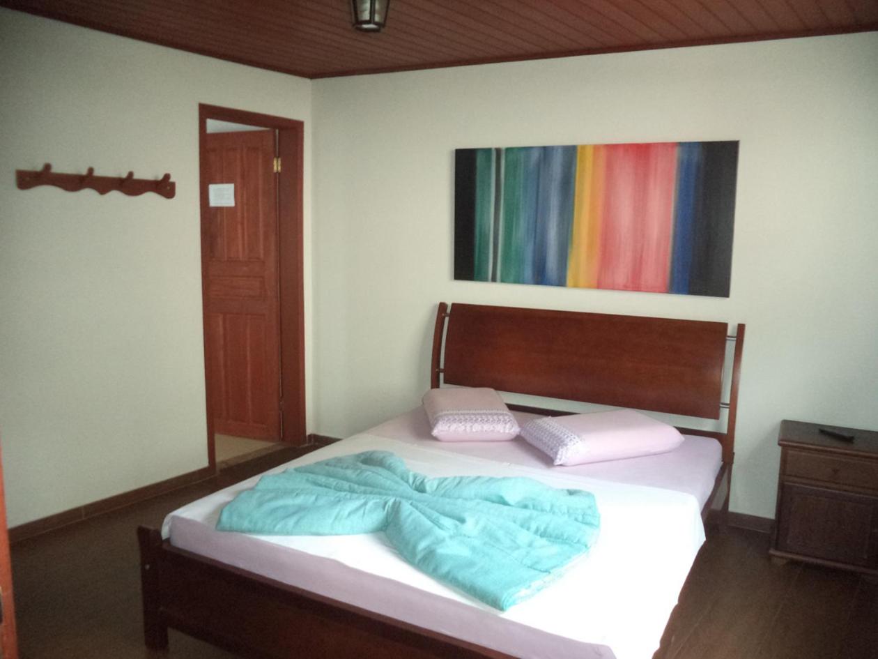 Standard Double Room - Photo 9