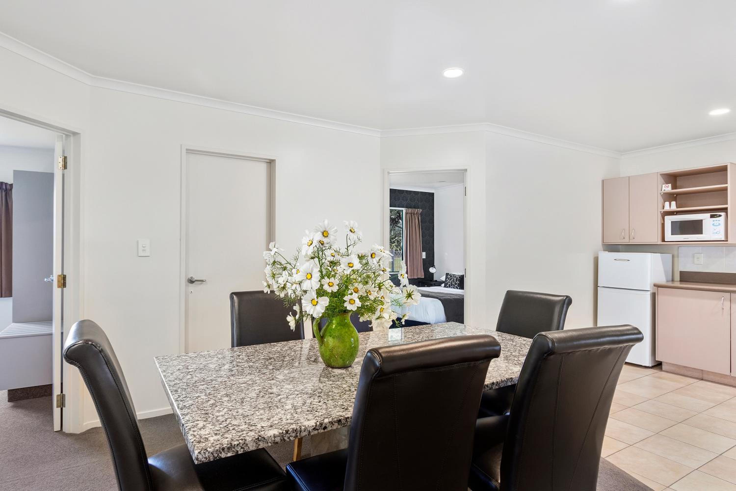 Two-Bedroom Apartment - Photo 8