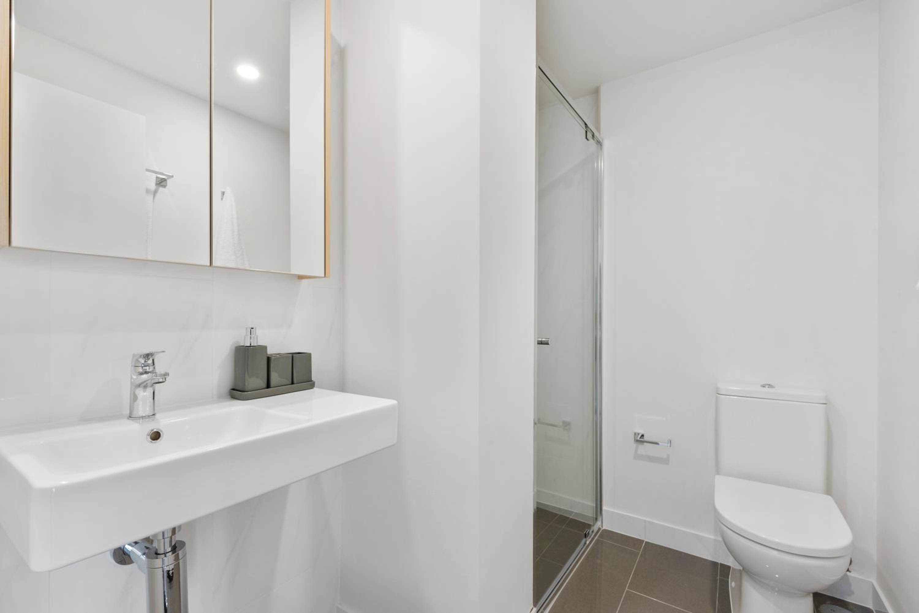 Two-Bedroom Two-Bathroom Apartment thumbnail 5
