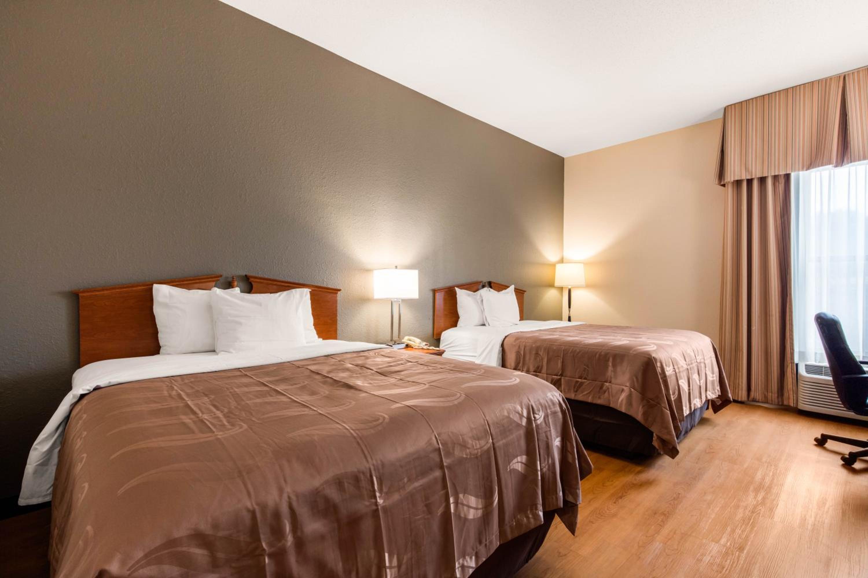 Queen Room with Two Queen Beds - Smoking