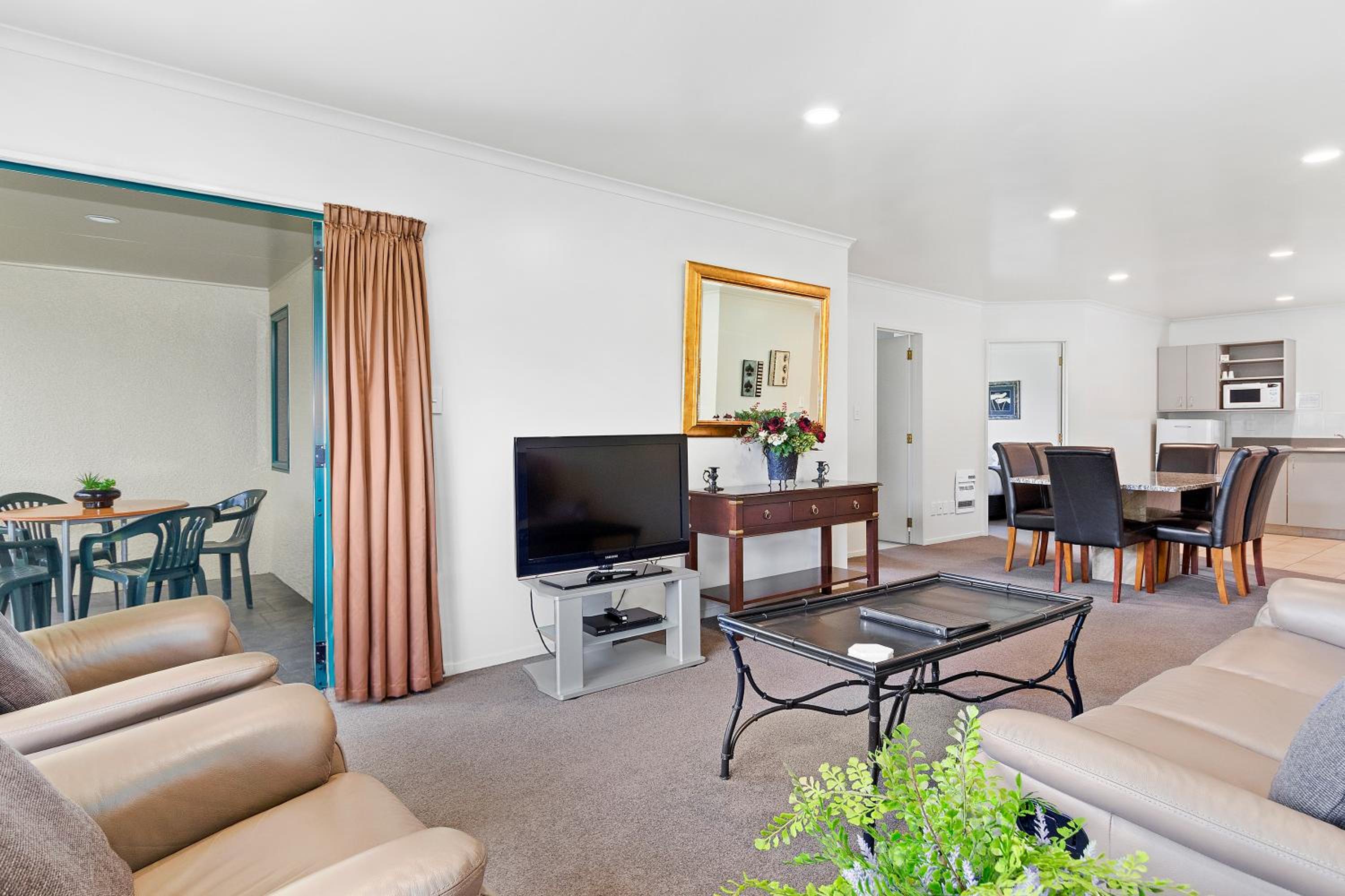Two-Bedroom Apartment - Photo 7