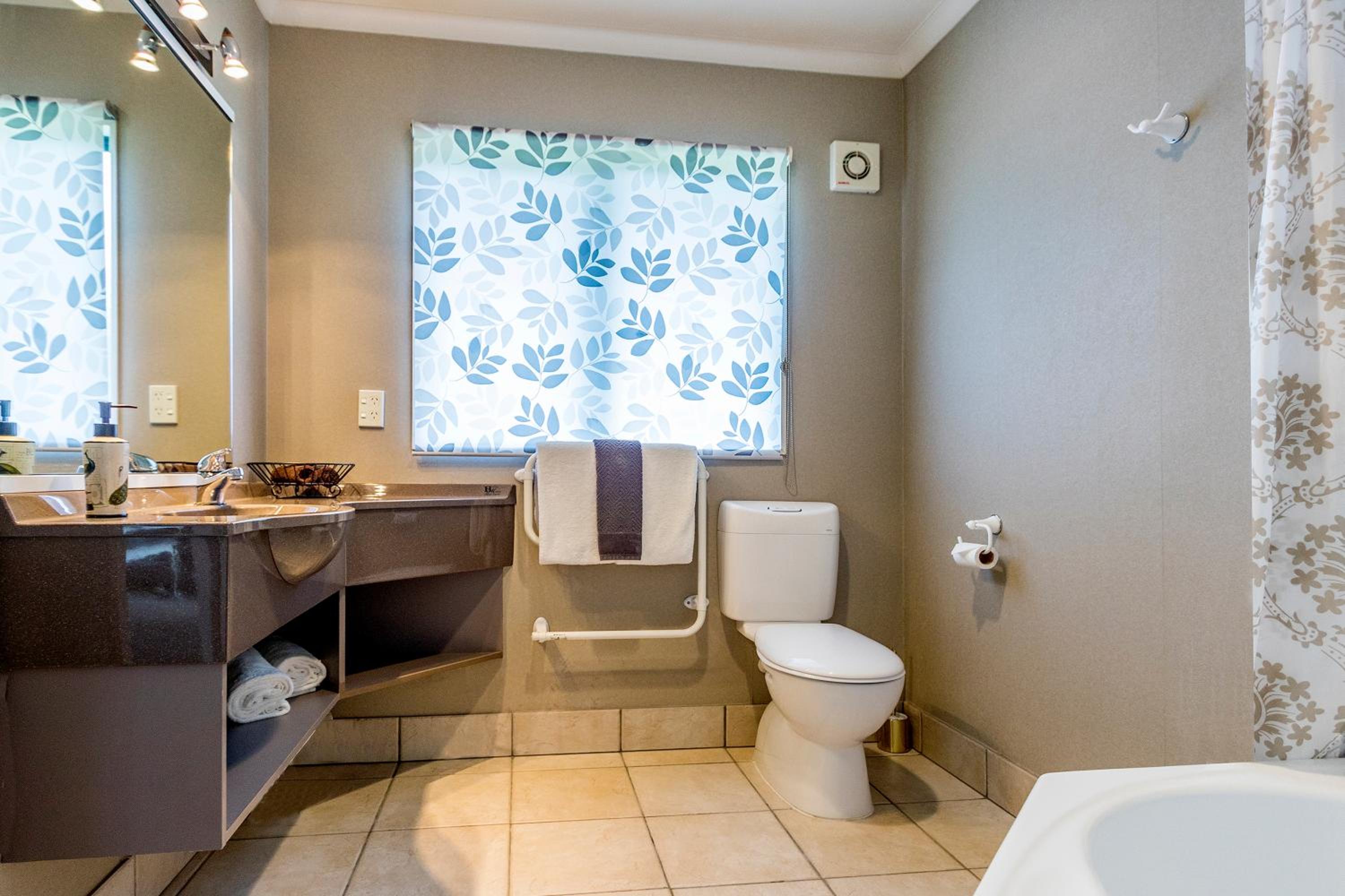One-Bedroom Apartment - Photo 6