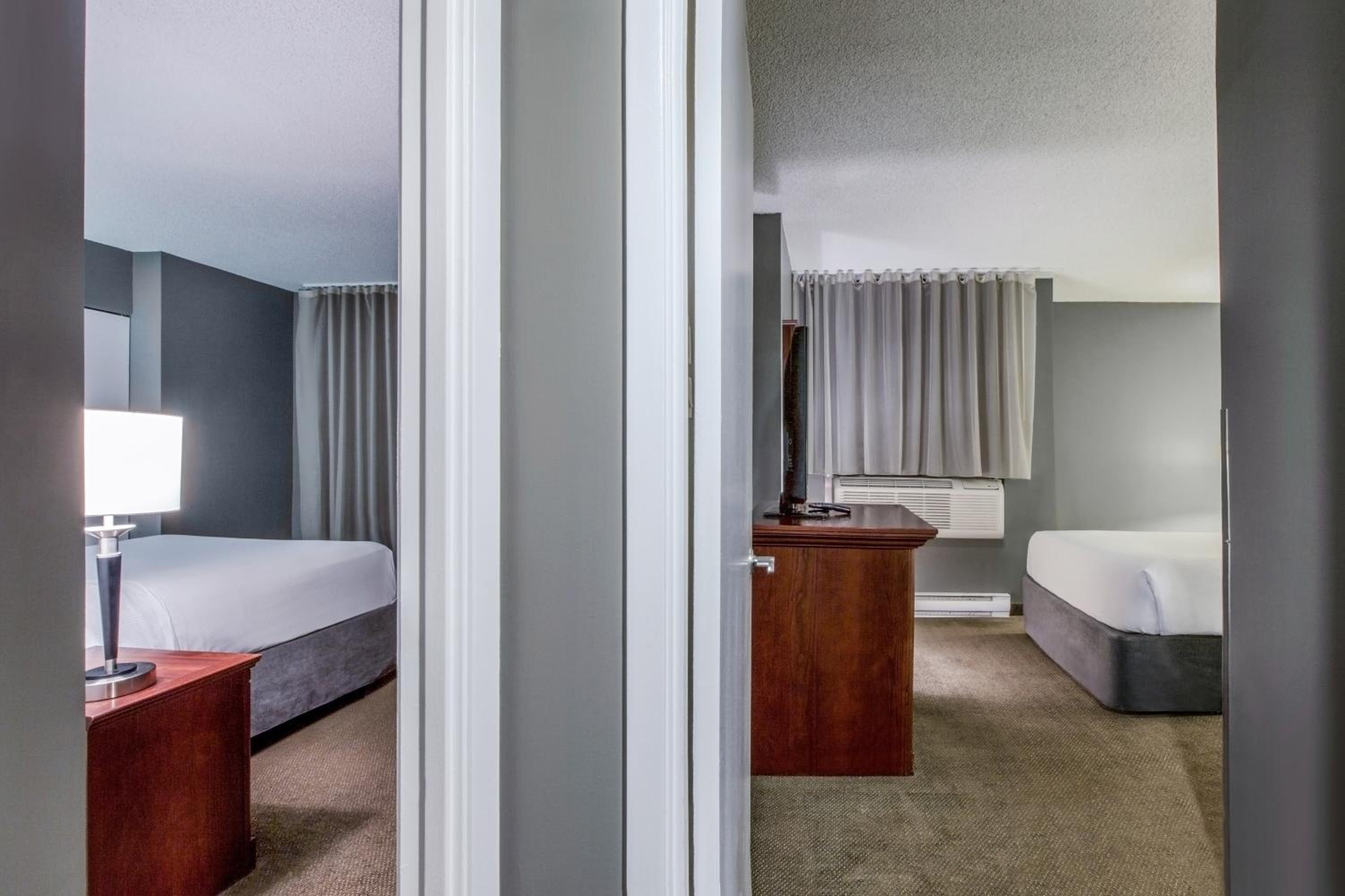 Two-Bedroom Suite with Two Queen Beds - Photo 1