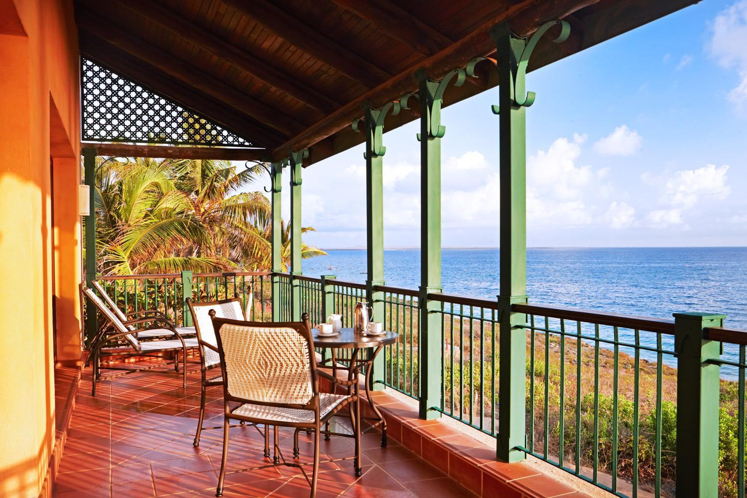 AVANI Deluxe Ocean Suite - Photo 4