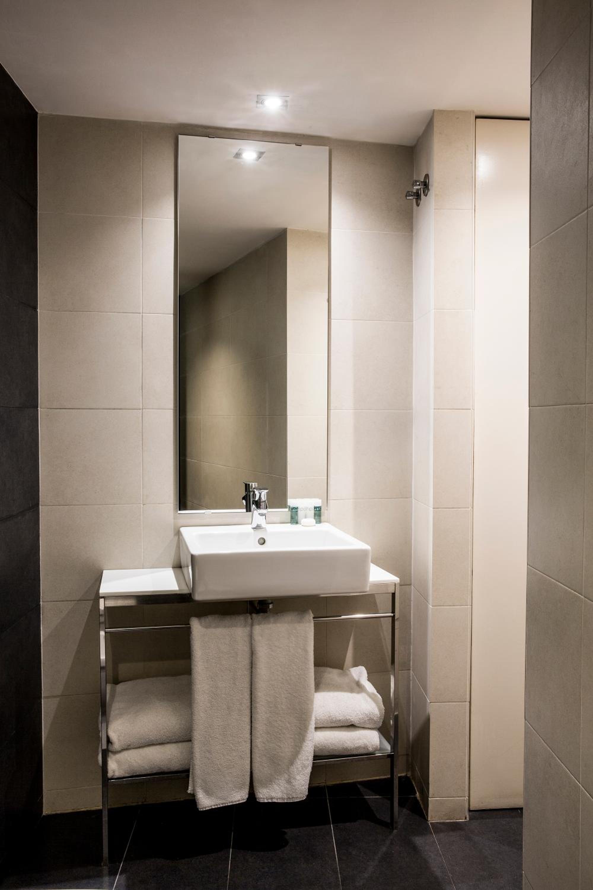 Standard Apartment (3 Adults) photo 3