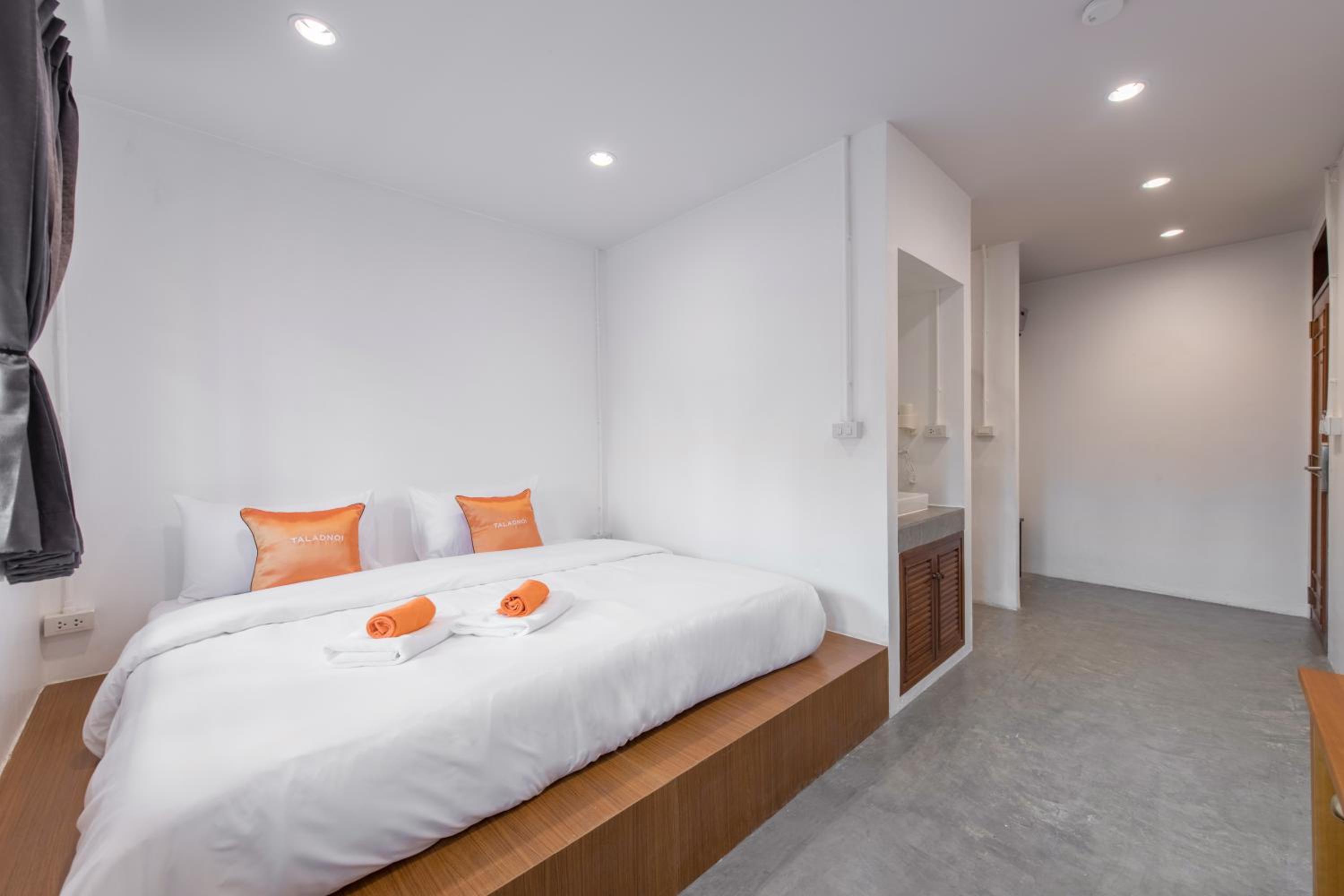 Double Room with Private Bathroom photo 2