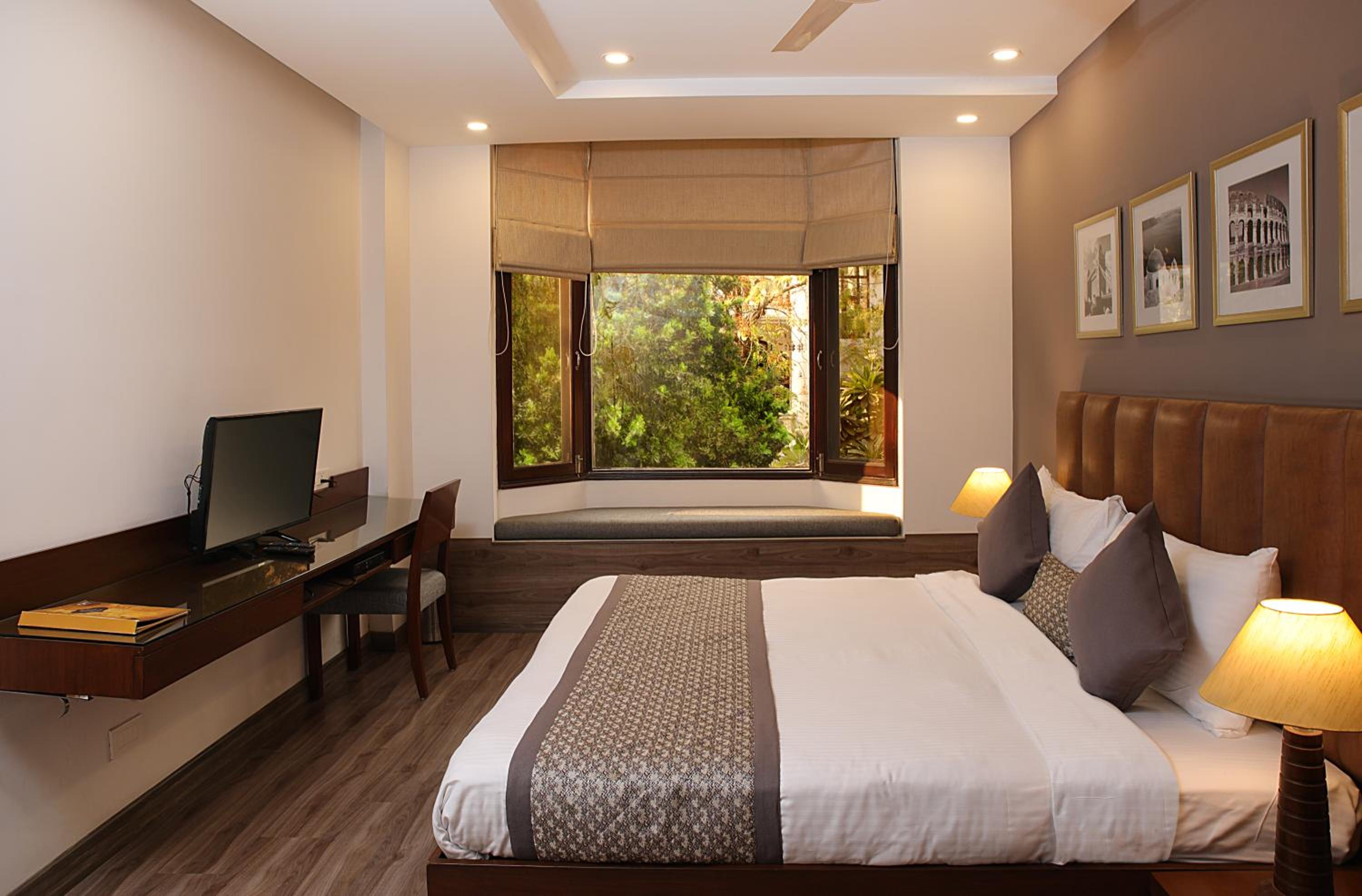 Deluxe Room - Photo 14