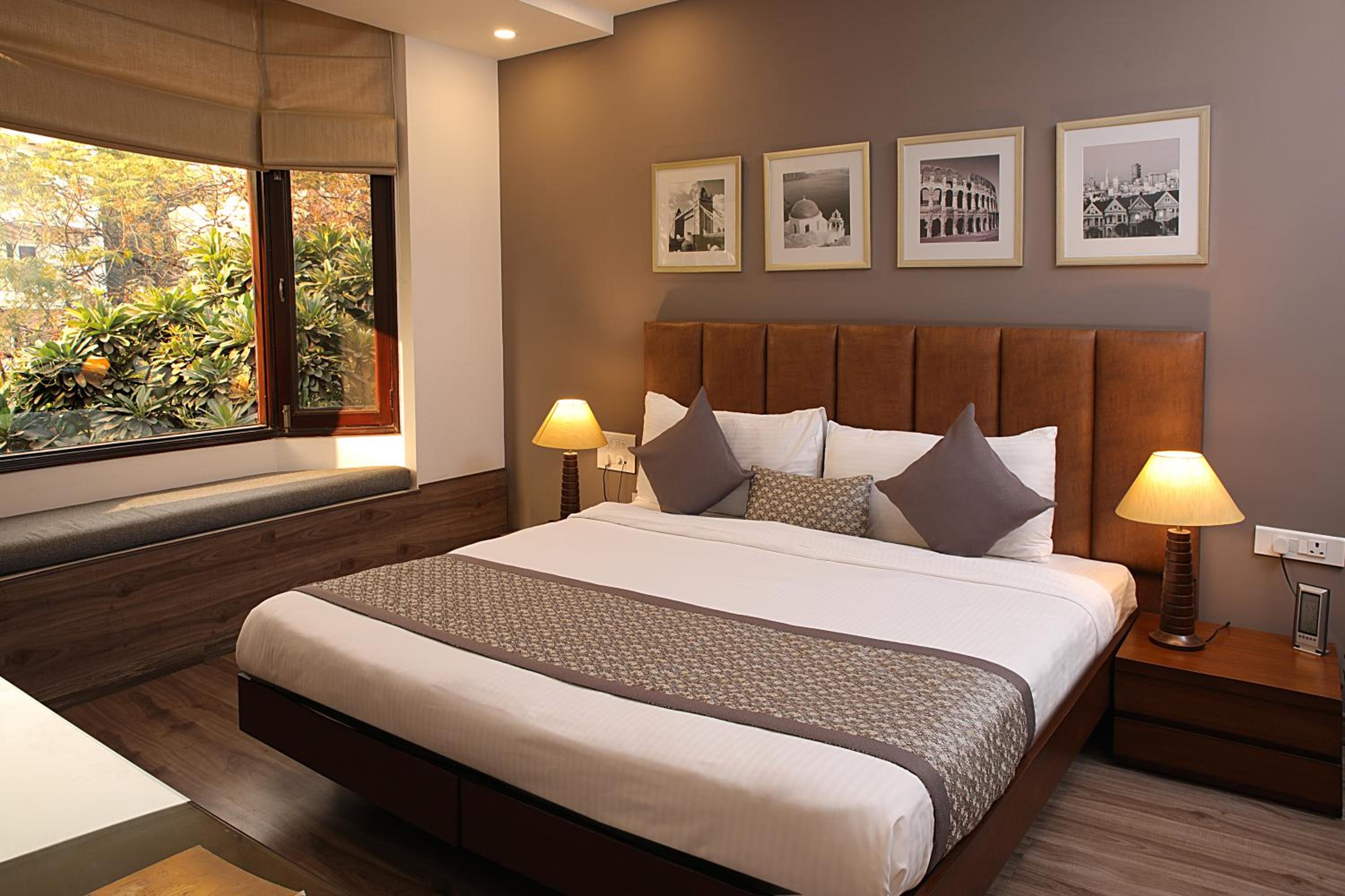 Deluxe Room - Photo 13