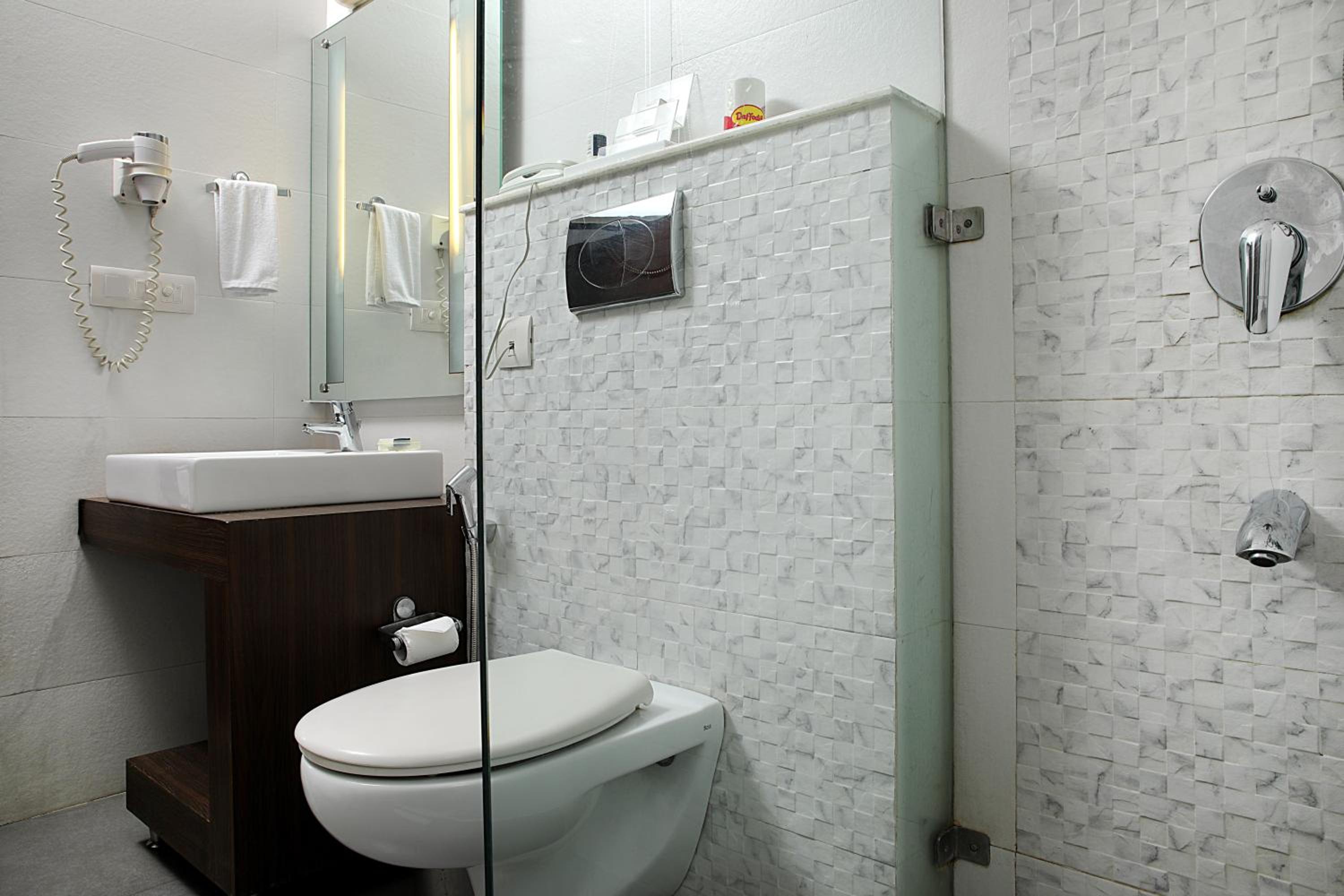 Deluxe Room - Photo 12