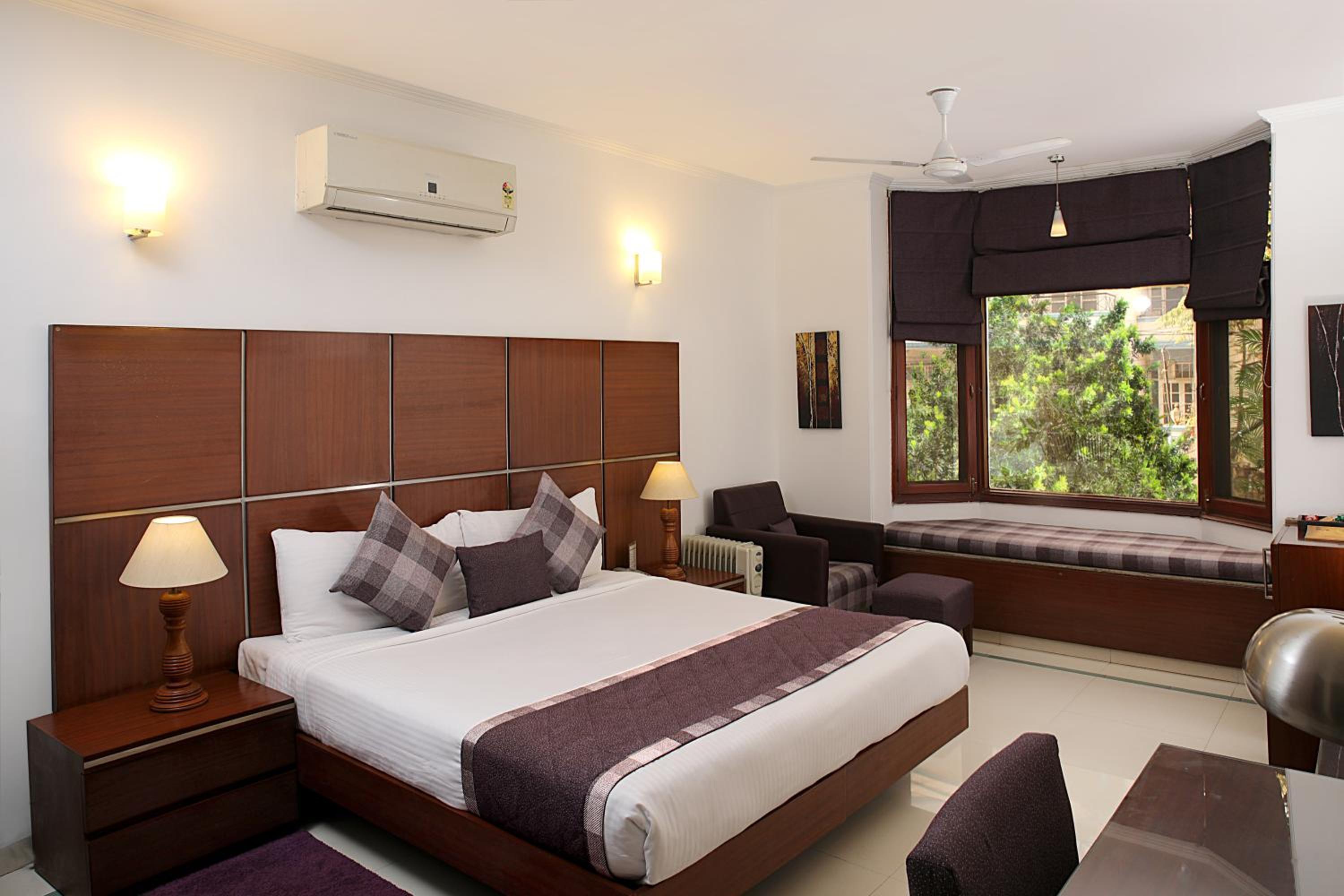 Deluxe Room - Photo 8