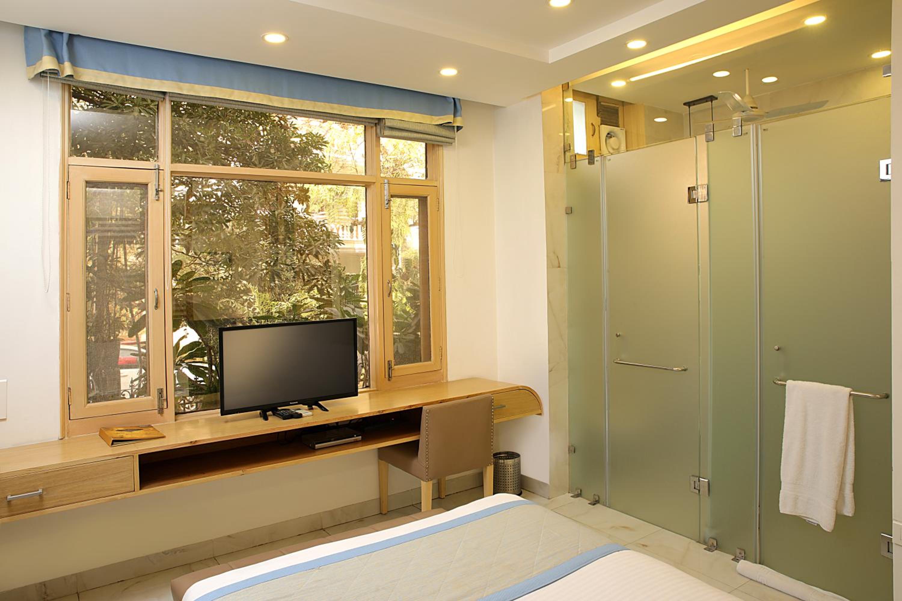 Deluxe Room - Photo 3