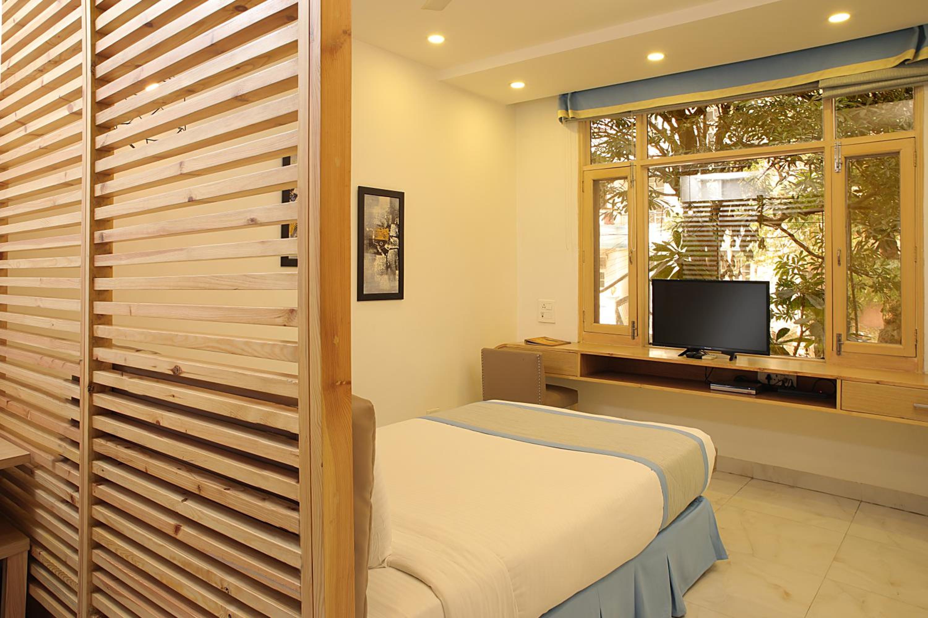 Deluxe Room - Photo 16