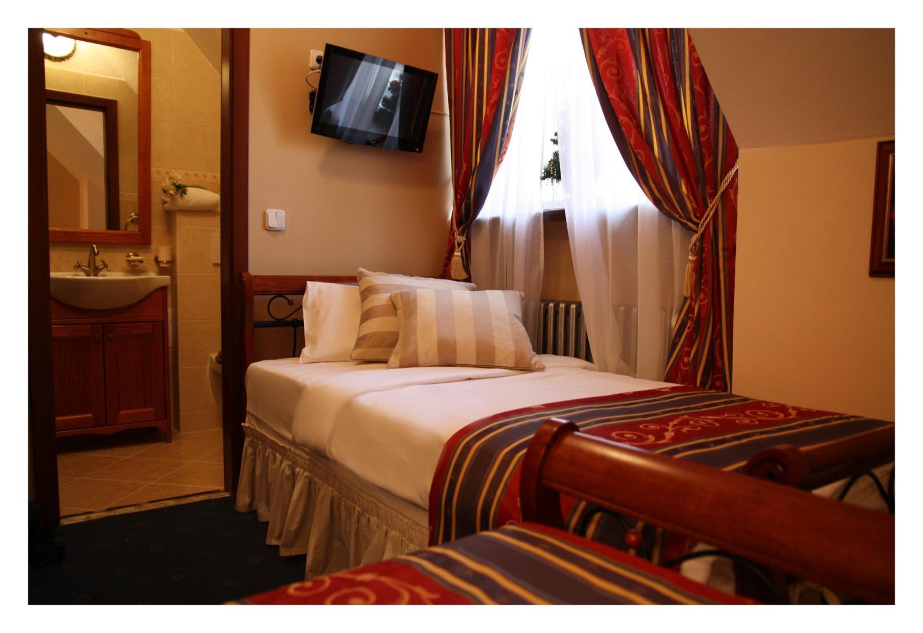 Small Economy Twin Room