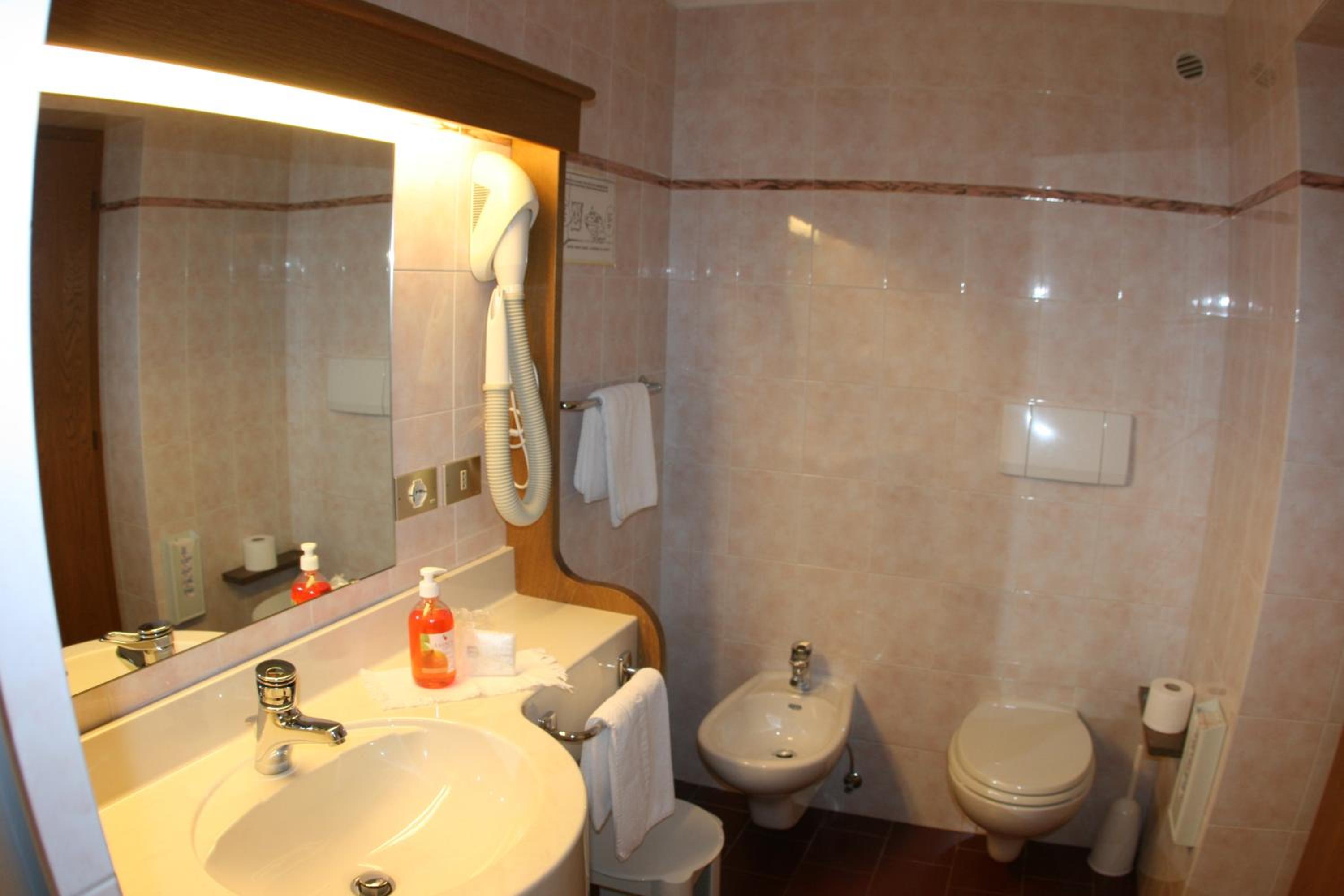 Single Room with Balcony photo 2