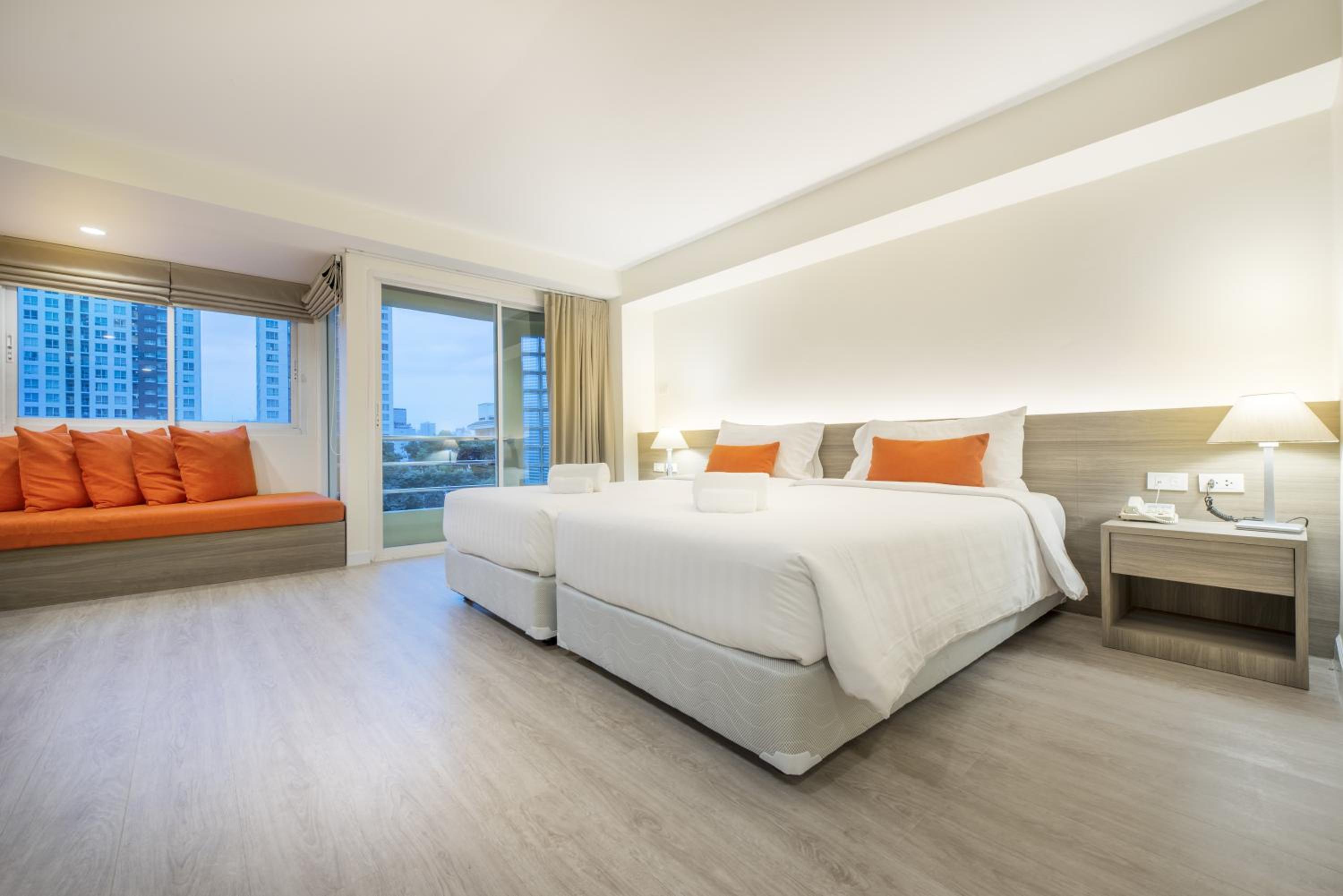 Deluxe Double or Twin Room with Balcony photo 2