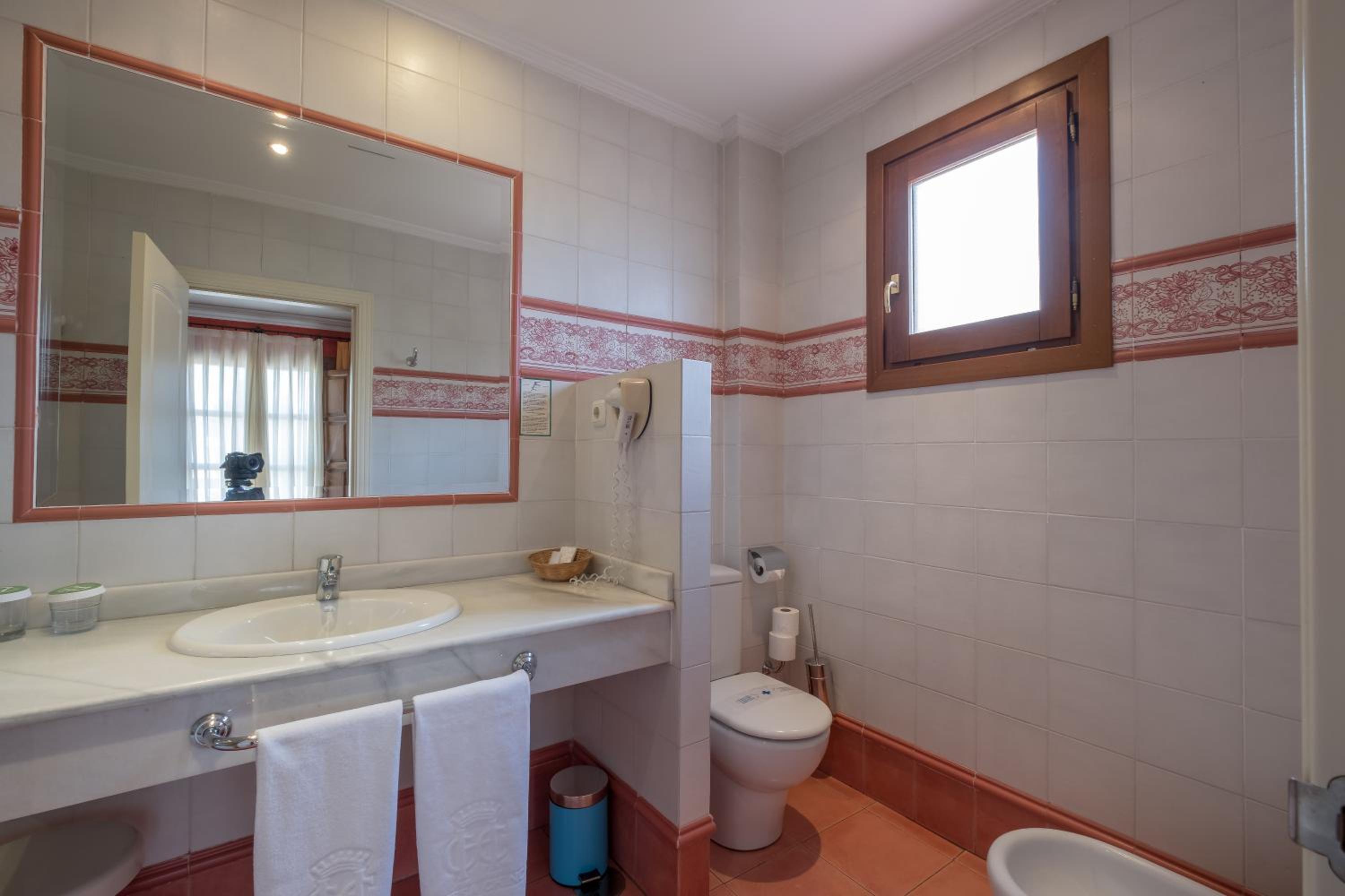 Double Room with Matrimonial Bed - Photo 4