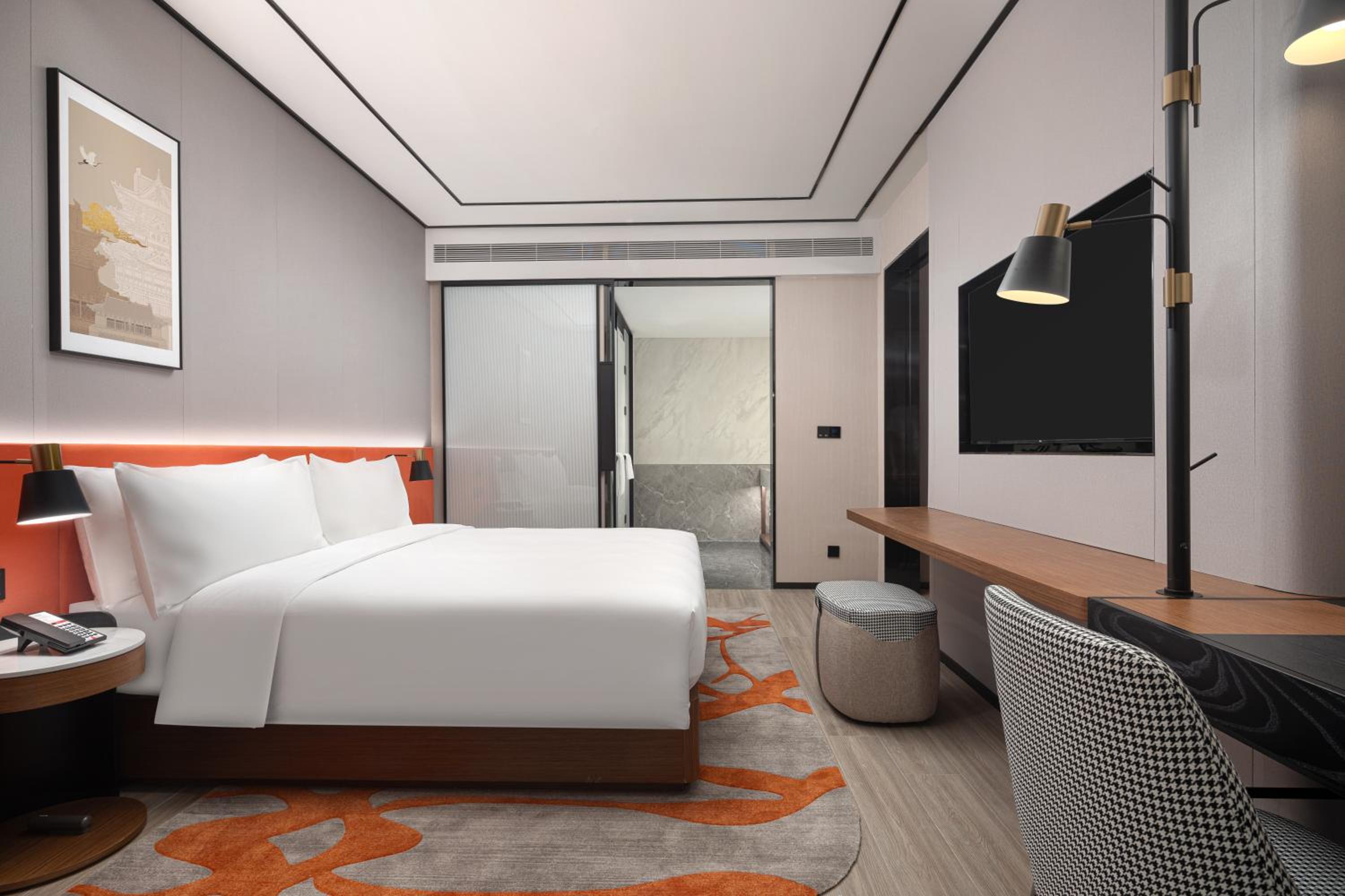 One-Bedroom King Suite with Sofa Bed photo 2