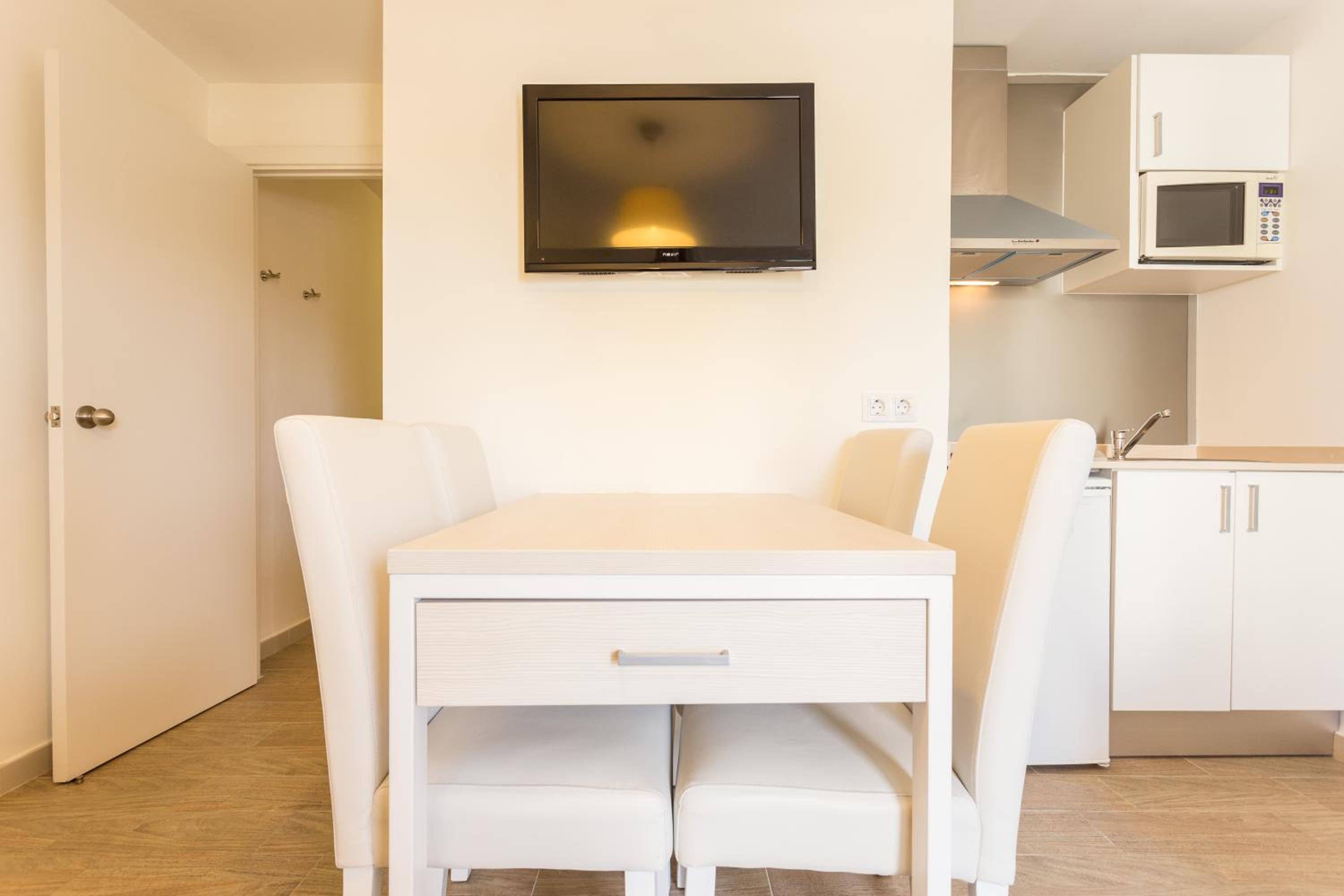 One-Bedroom Apartment (2 Adults)