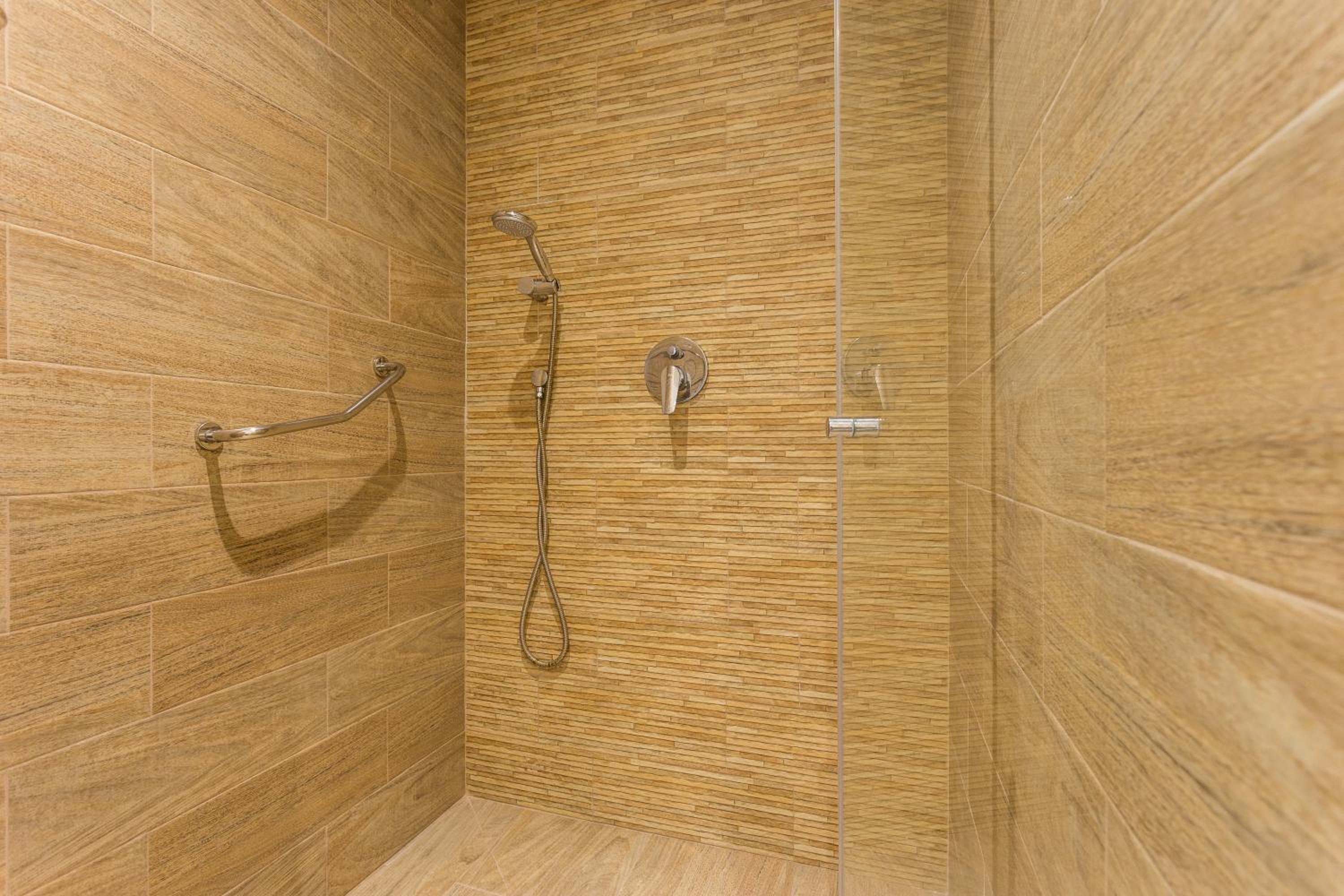 One-Bedroom Apartment (2 Adults + 2 Children)