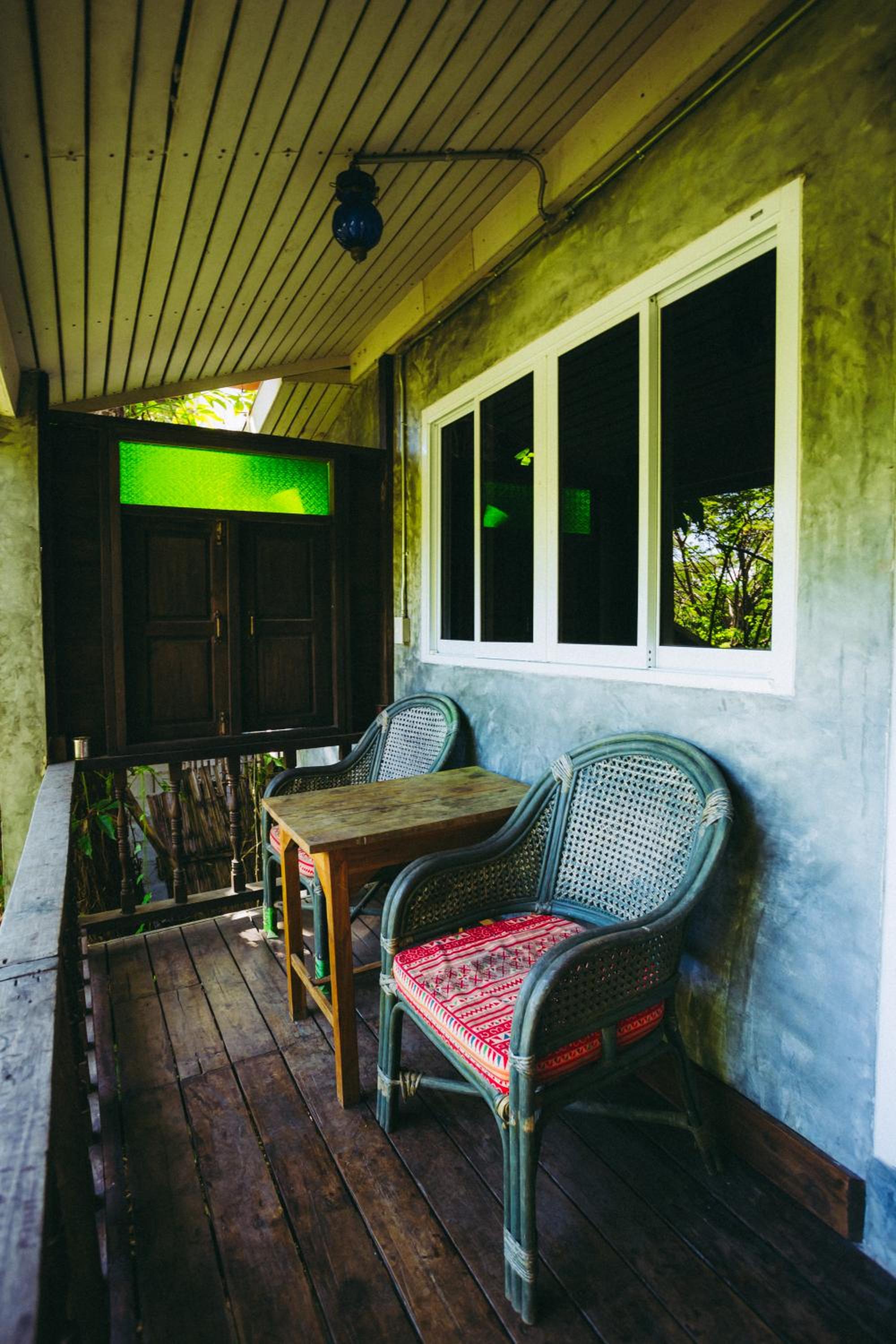 Deluxe Bungalow with Garden View photo 2