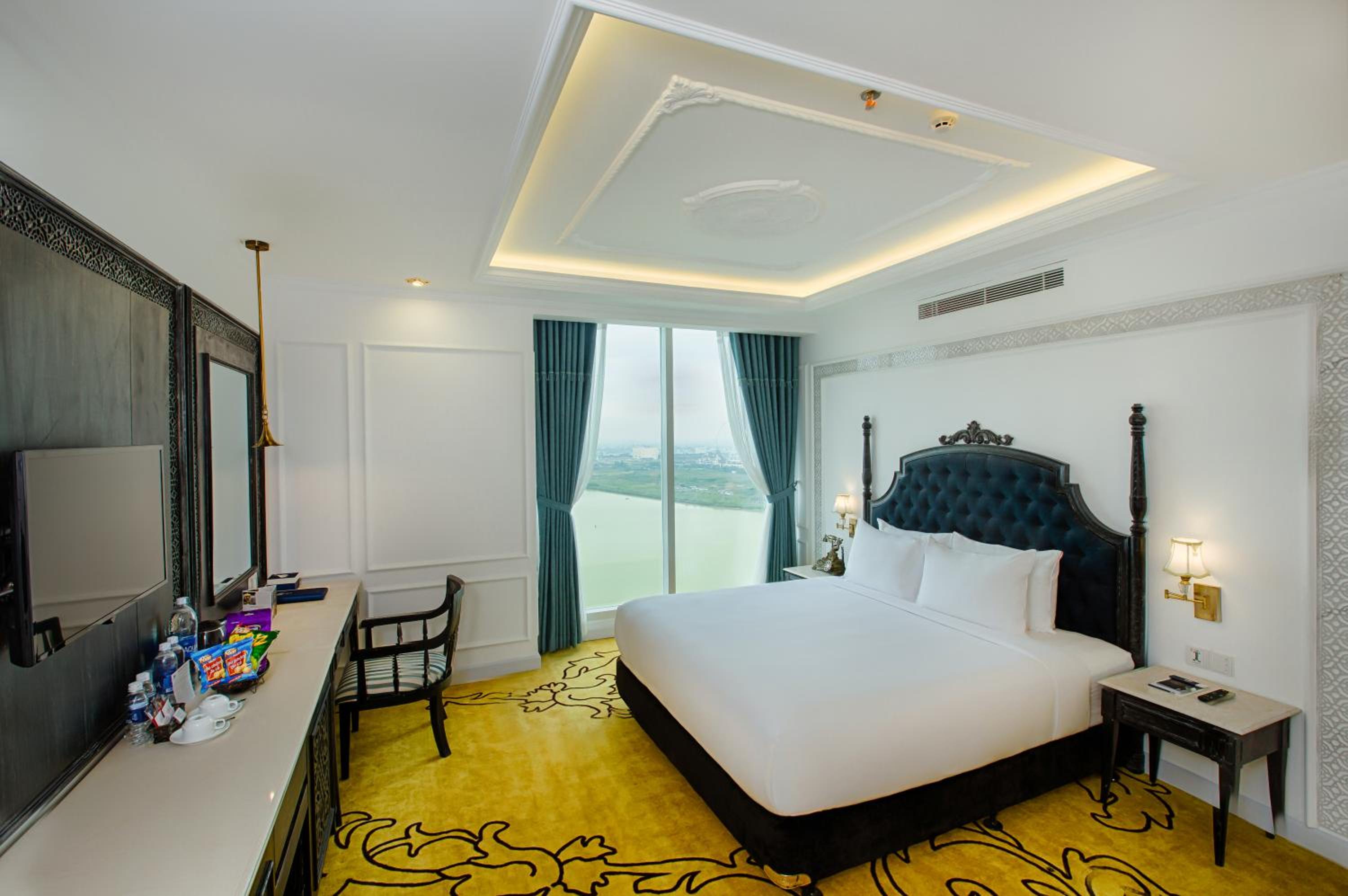 Two-Bedroom Apartment with Sea View photo 2