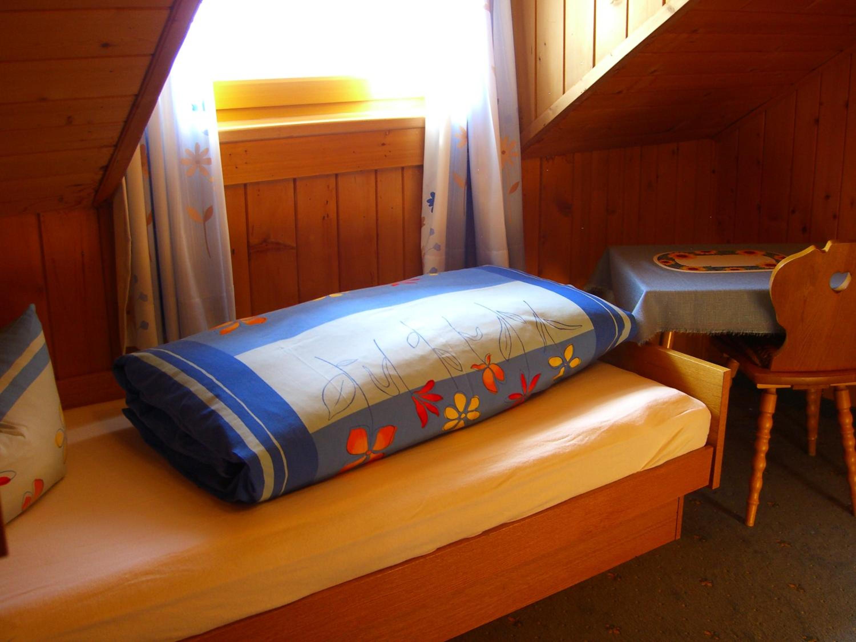 Single Room with Shared Bathroom photo 2