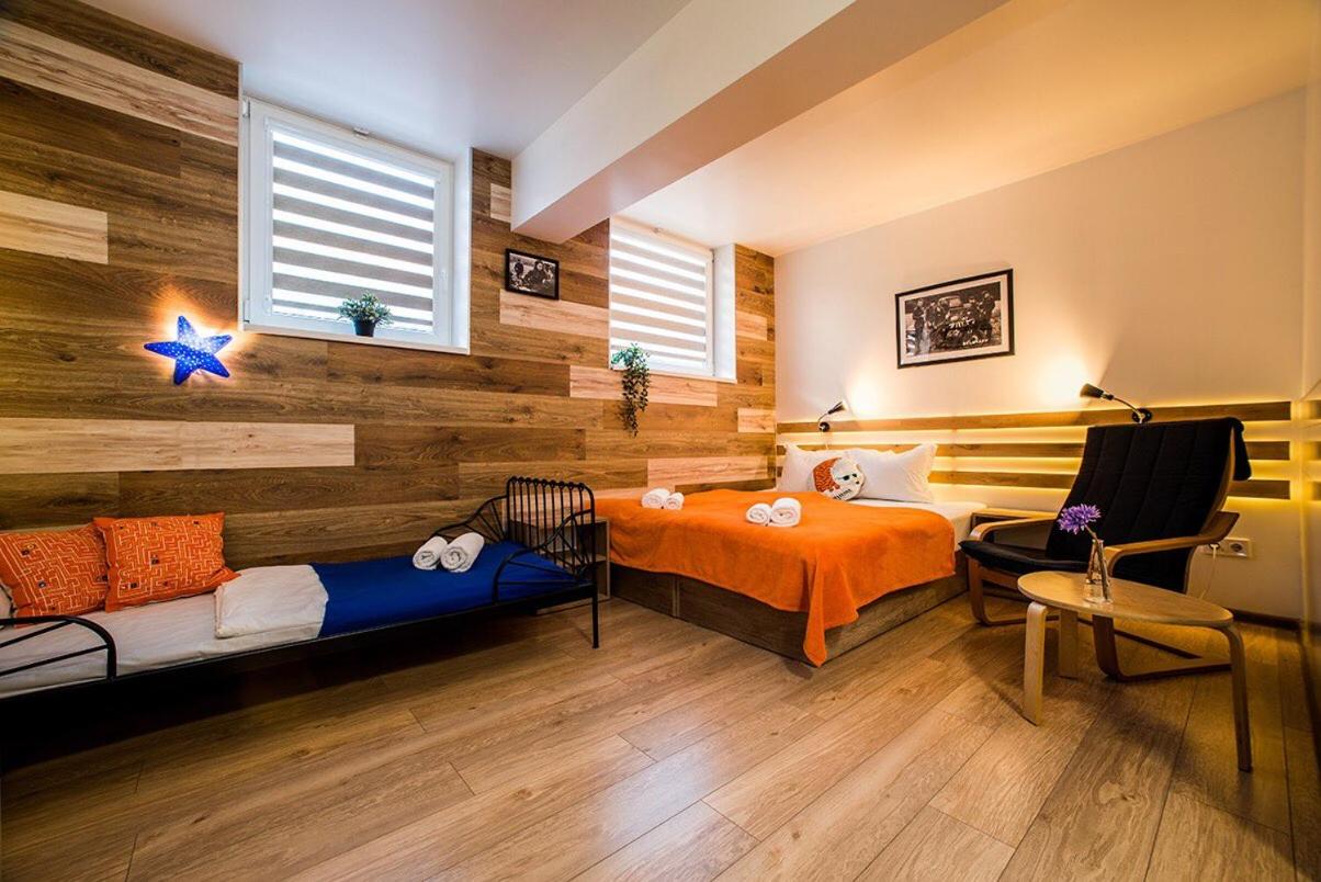 Deluxe Family Room photo 1