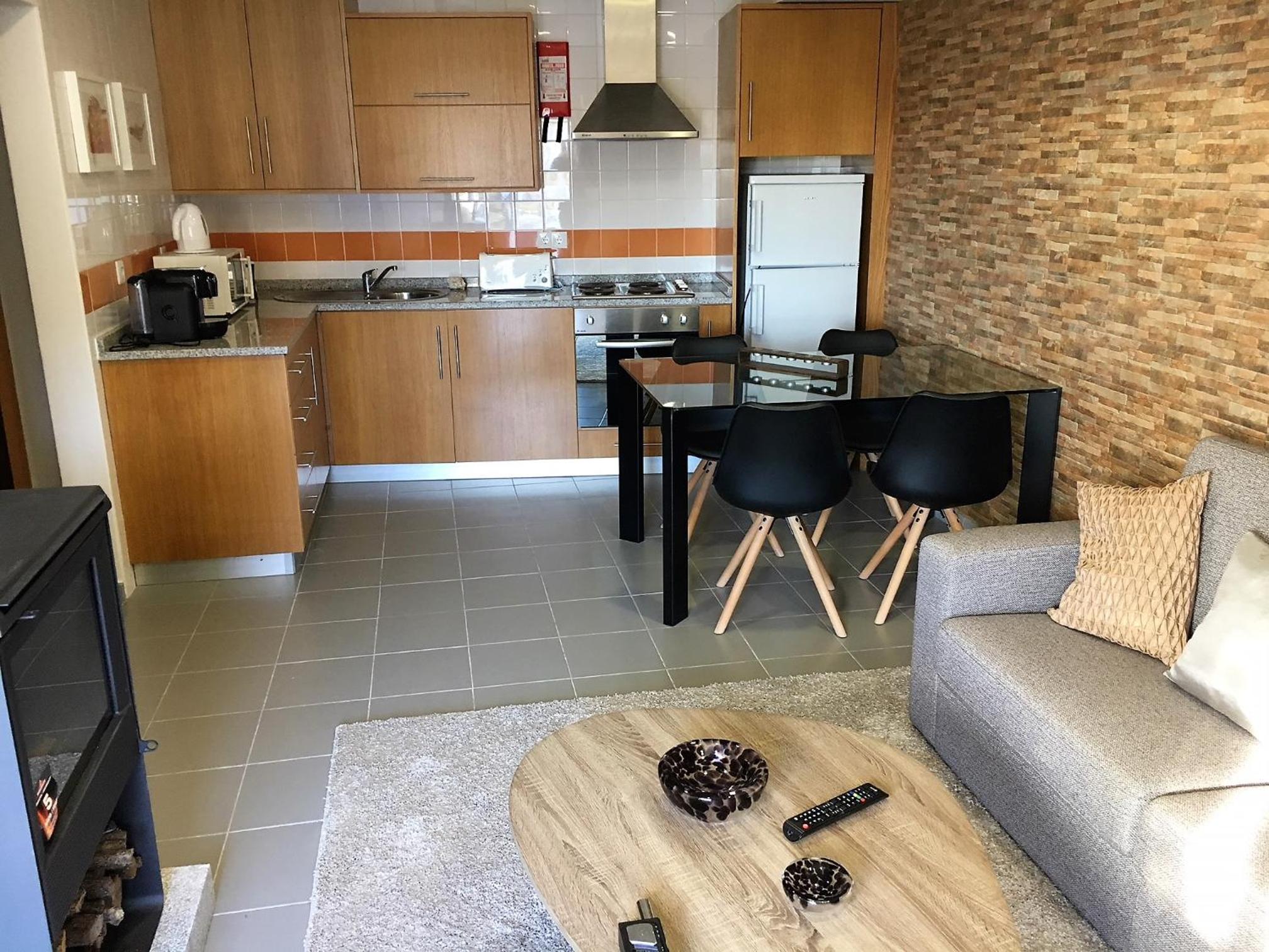 Two-Bedroom House - Photo 3