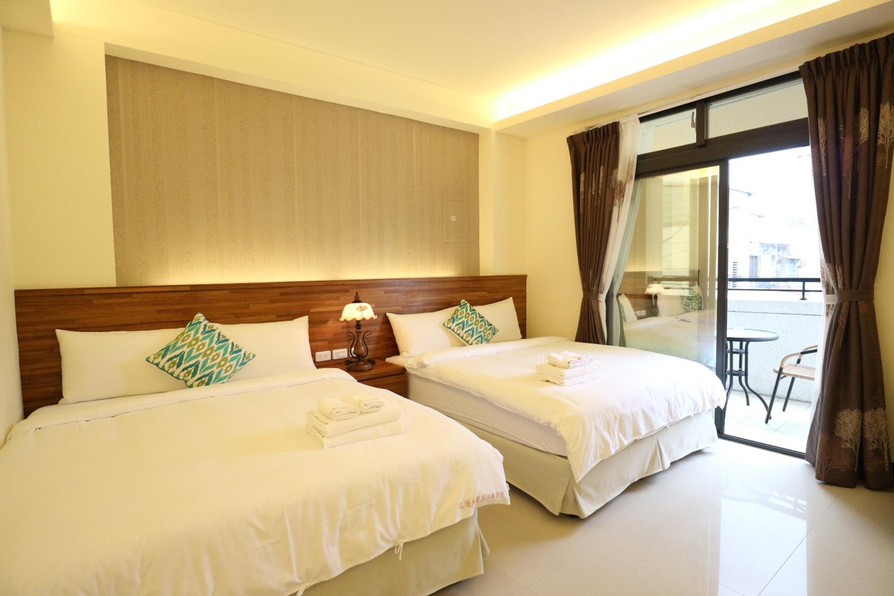 Quadruple Room with Balcony photo 1