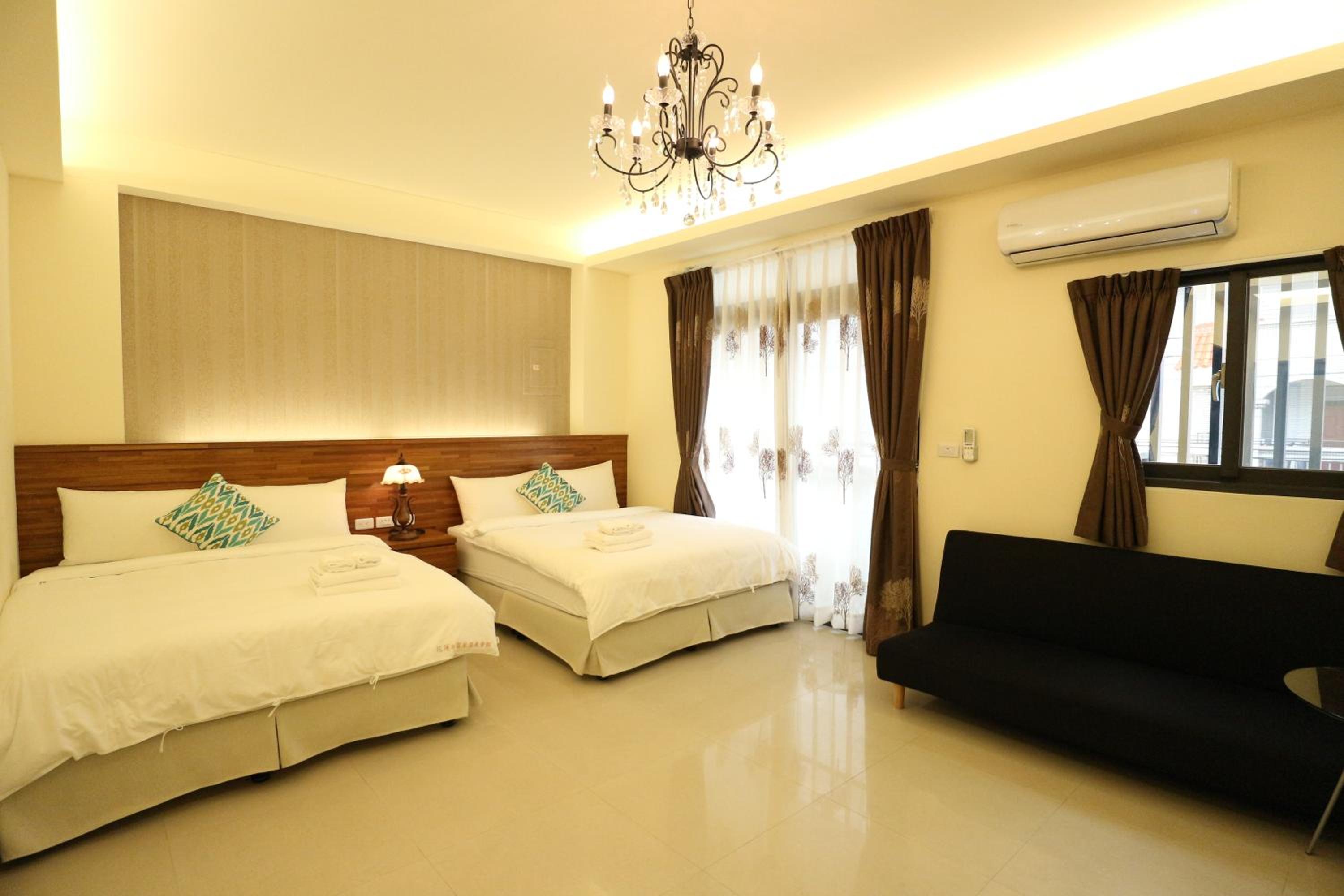 Quadruple Room with Balcony photo 2