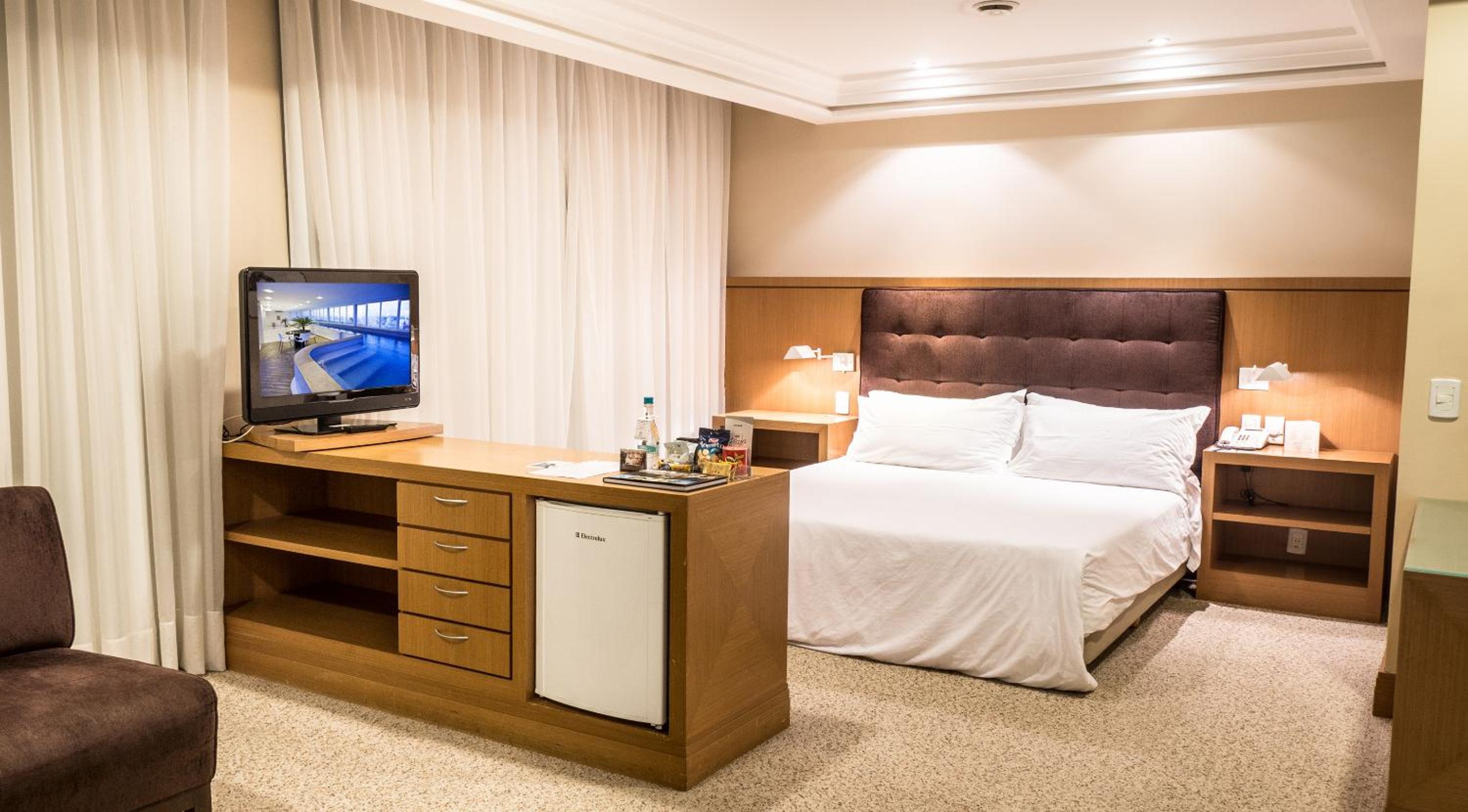 Executive Suite with Double Bed - Photo 33