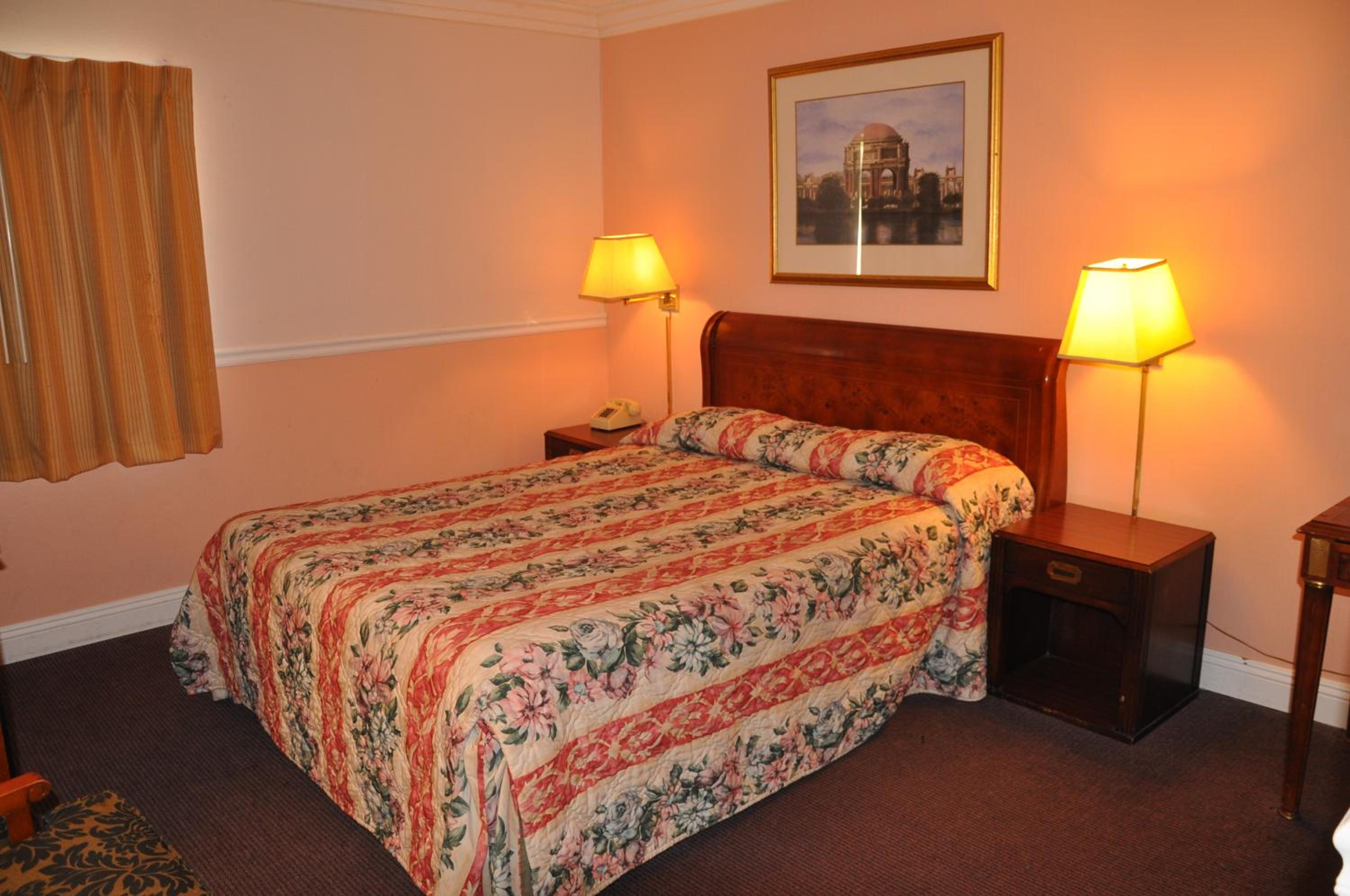 King Room - Disability Access - Non-Smoking
