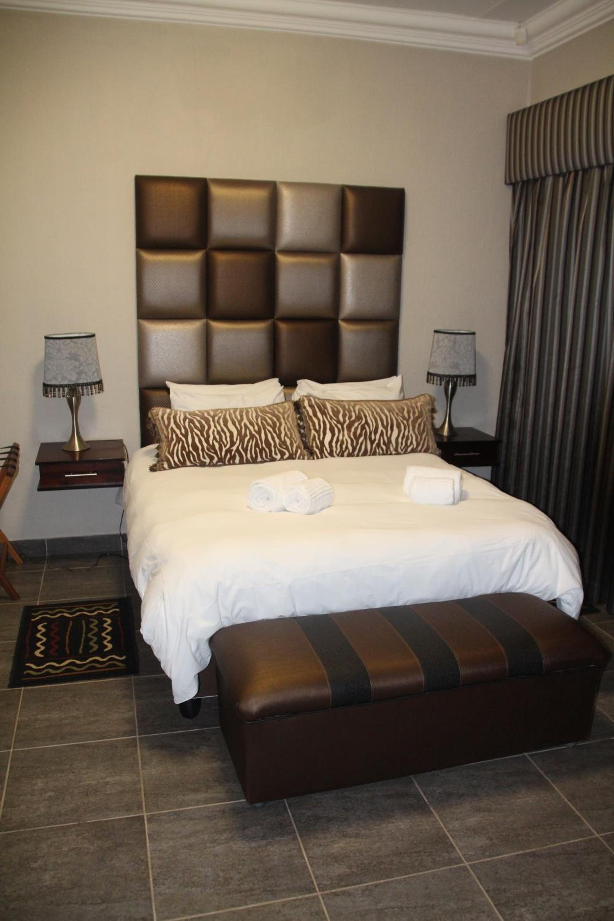 Deluxe Room - Photo 4