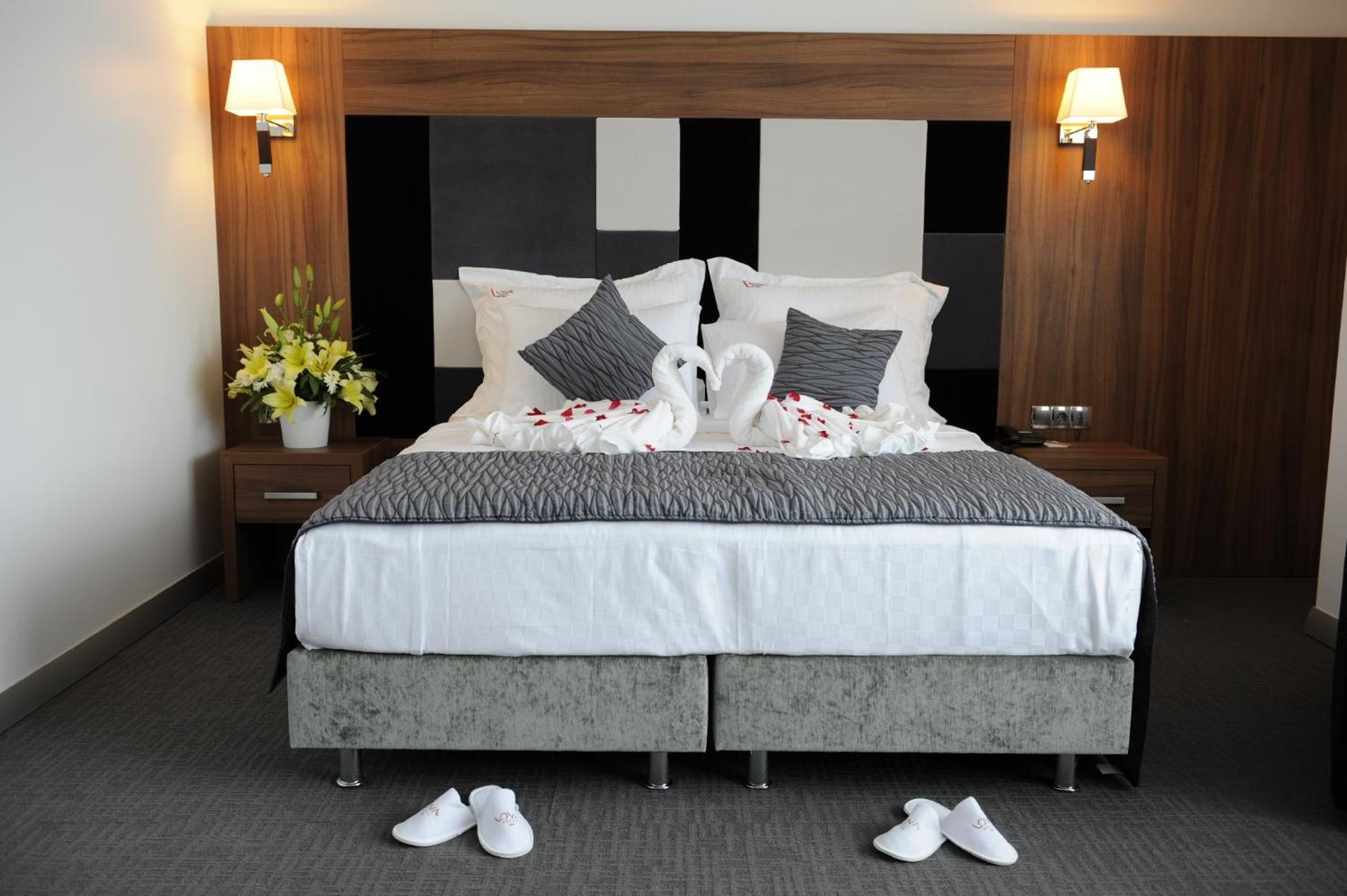 Premier King Room - Photo 2