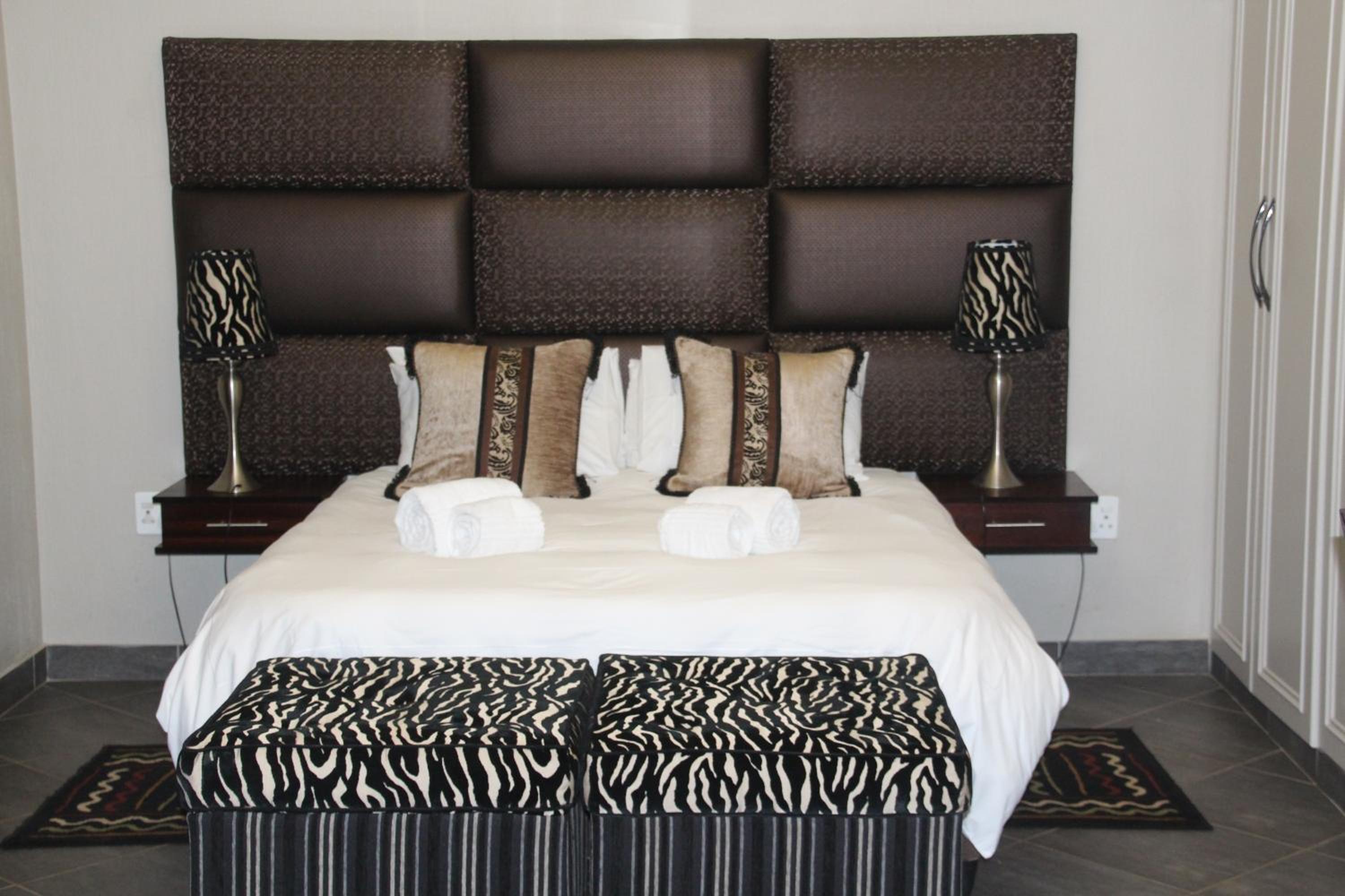 Double Room with Patio photo 2