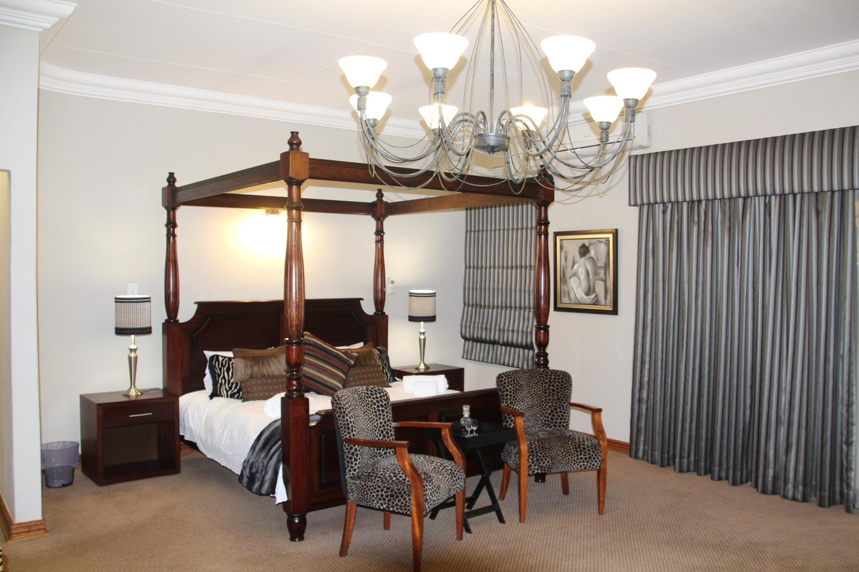 King Room with Balcony - Photo 1